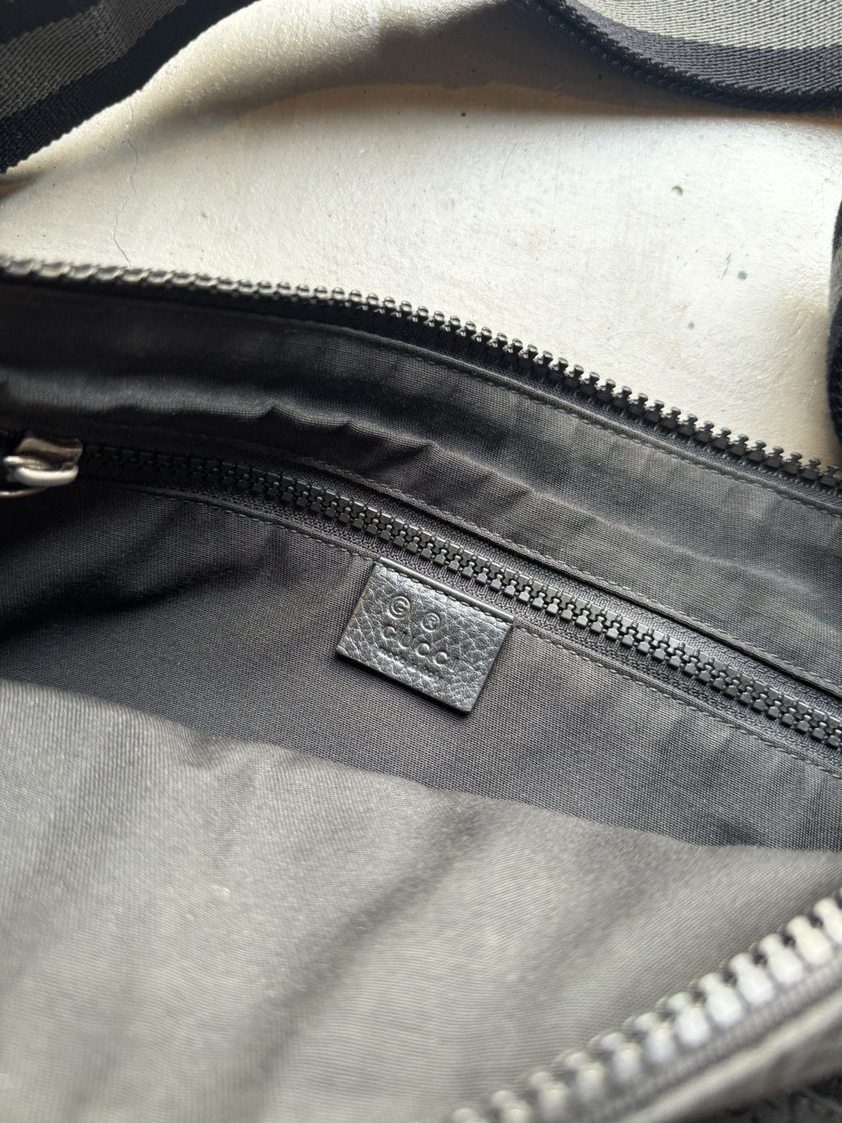 Gucci Gucci Black GG Nylon and Leather Messenger Bag Size ONE SIZE - 7 Thumbnail
