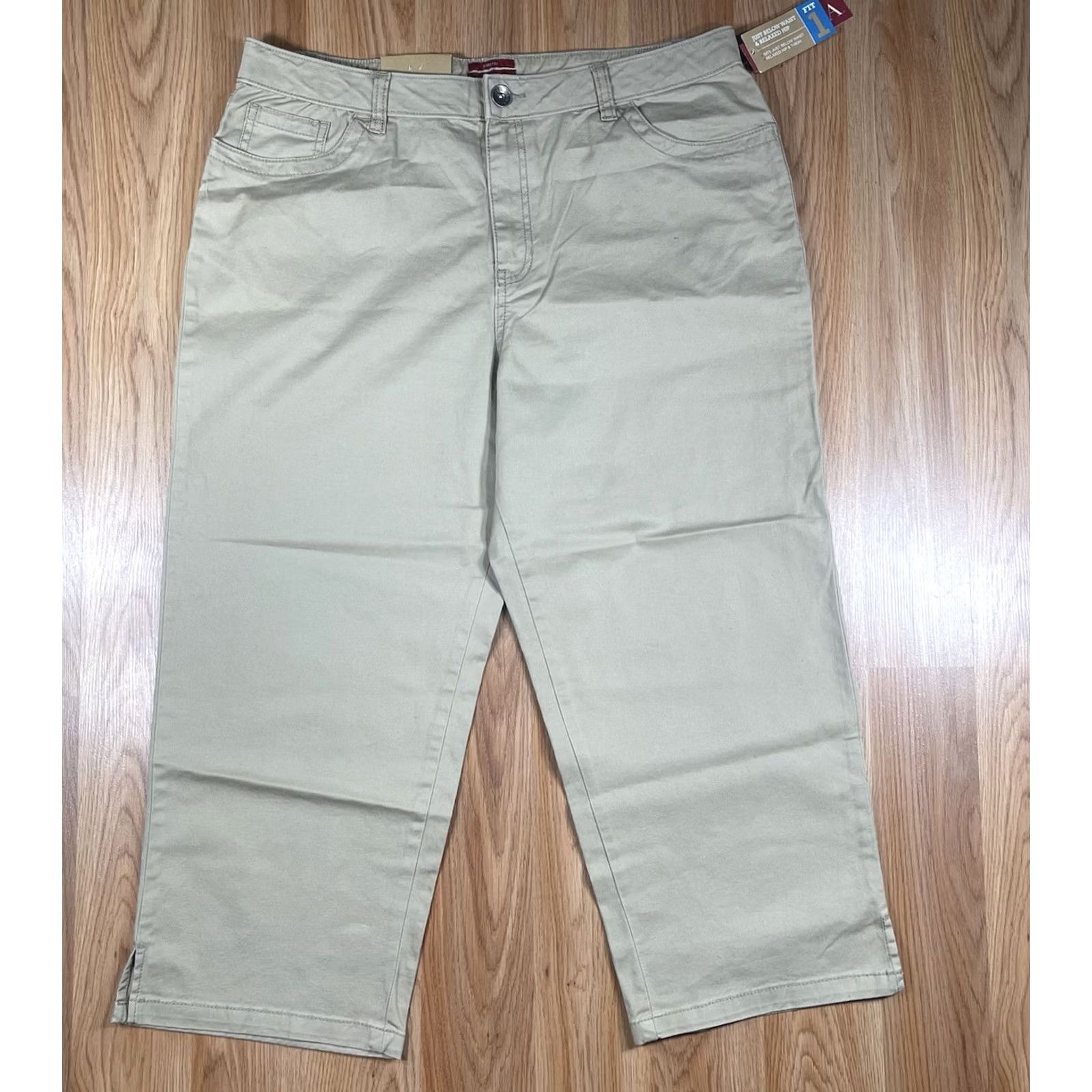 Merona Merona Womens 14 Chino Capri CropCapri Pants Relaxed Hip & Thigh Stretch 23in Inseam Beige NWT Holiday? Size 36" / US 14 / IT 50 - 2 Thumbnail