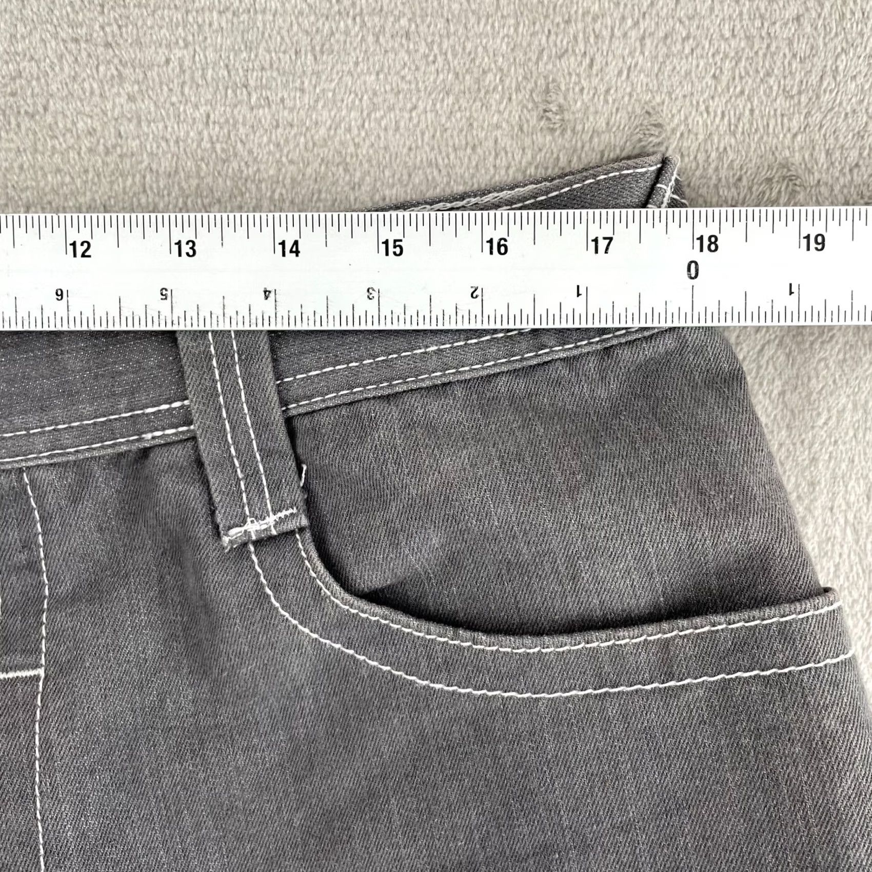 Vintage VINTAGE Mecca Jeans Shorts Men 34 Grey Wide Leg Baggy Grunge Y2K Denim 5-Pocket Bermuda Relaxed Mens Size US 34 / EU 50 - 6 Thumbnail