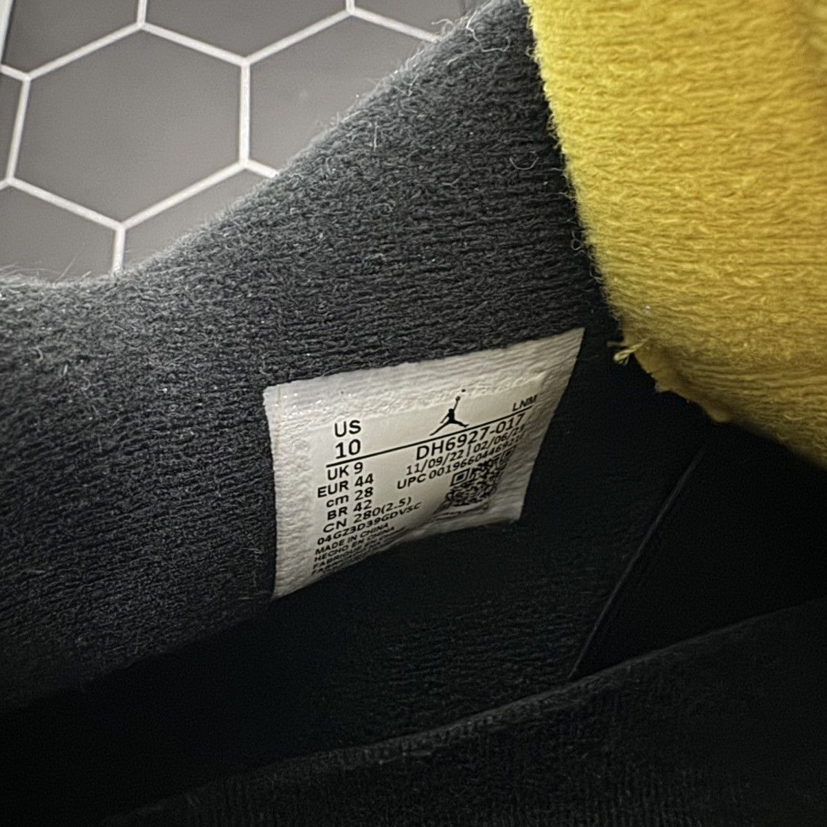 Jordan Brand Jordan 4 Yellow Thunder Size US 10 / EU 43 - 4 Thumbnail