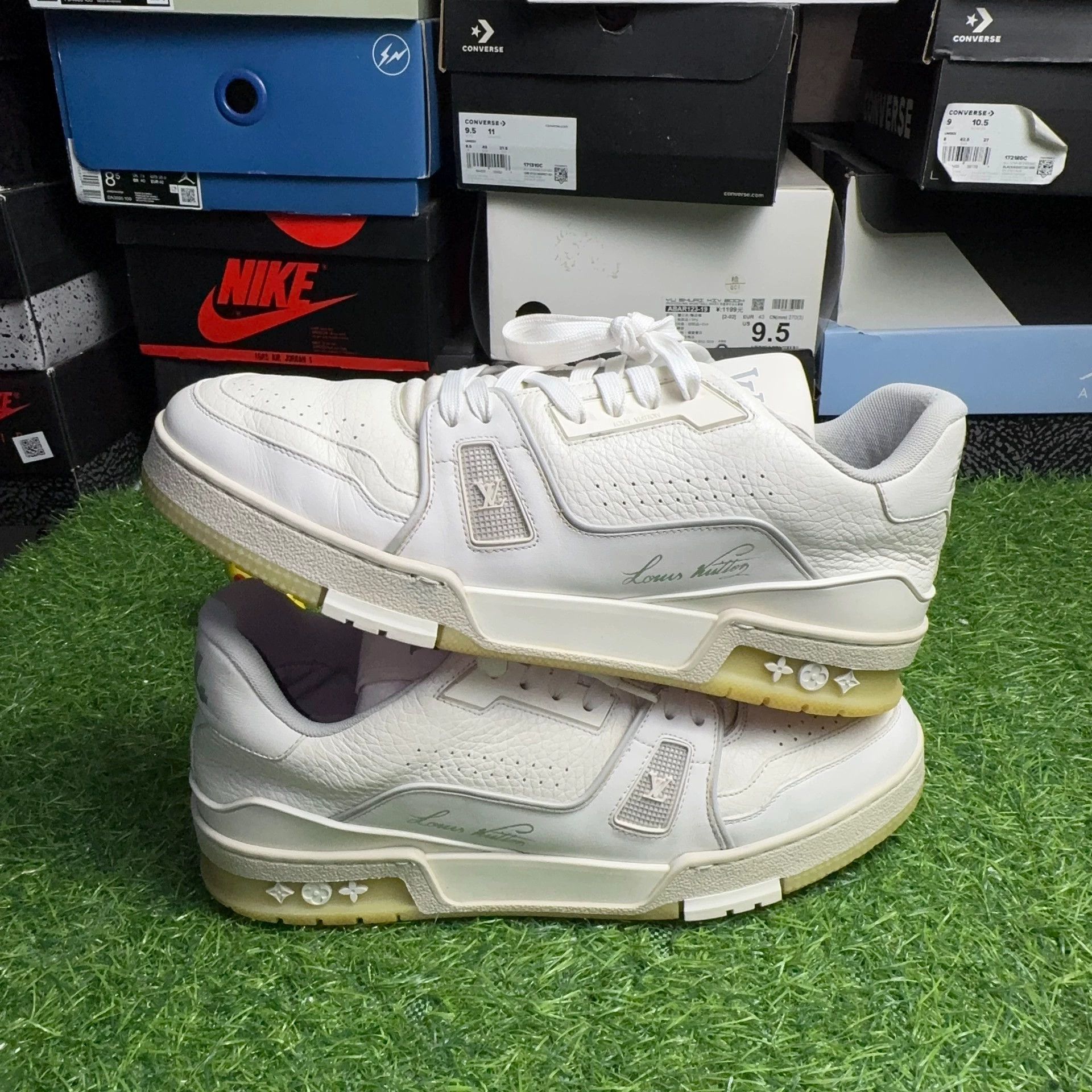 Louis Vuitton LOUIS VUITTON Trainer White Cement (White) Size US 8 / EU 41 - 7 Thumbnail