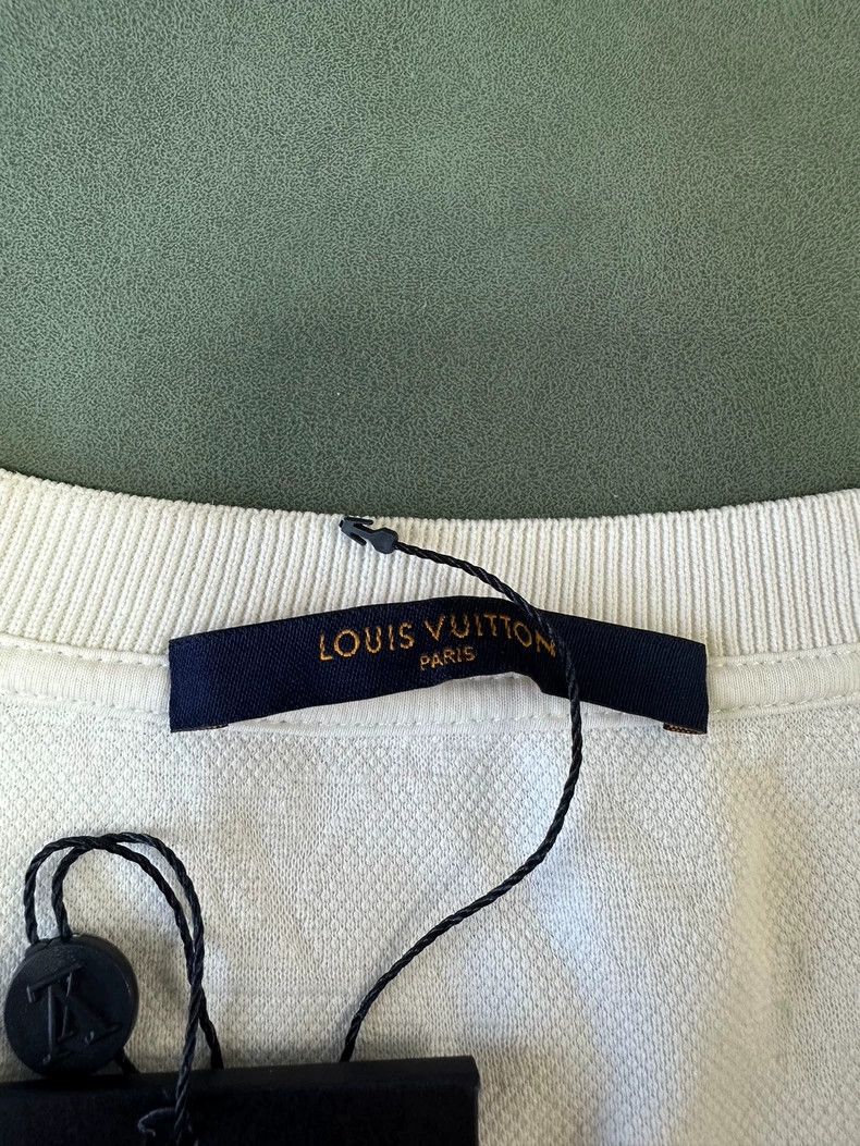 Louis Vuitton Louis Vuitton Monogram White Pocket Dark Print 3D Pocket Sh Size US XXL / EU 58 / 5 - 3 Thumbnail