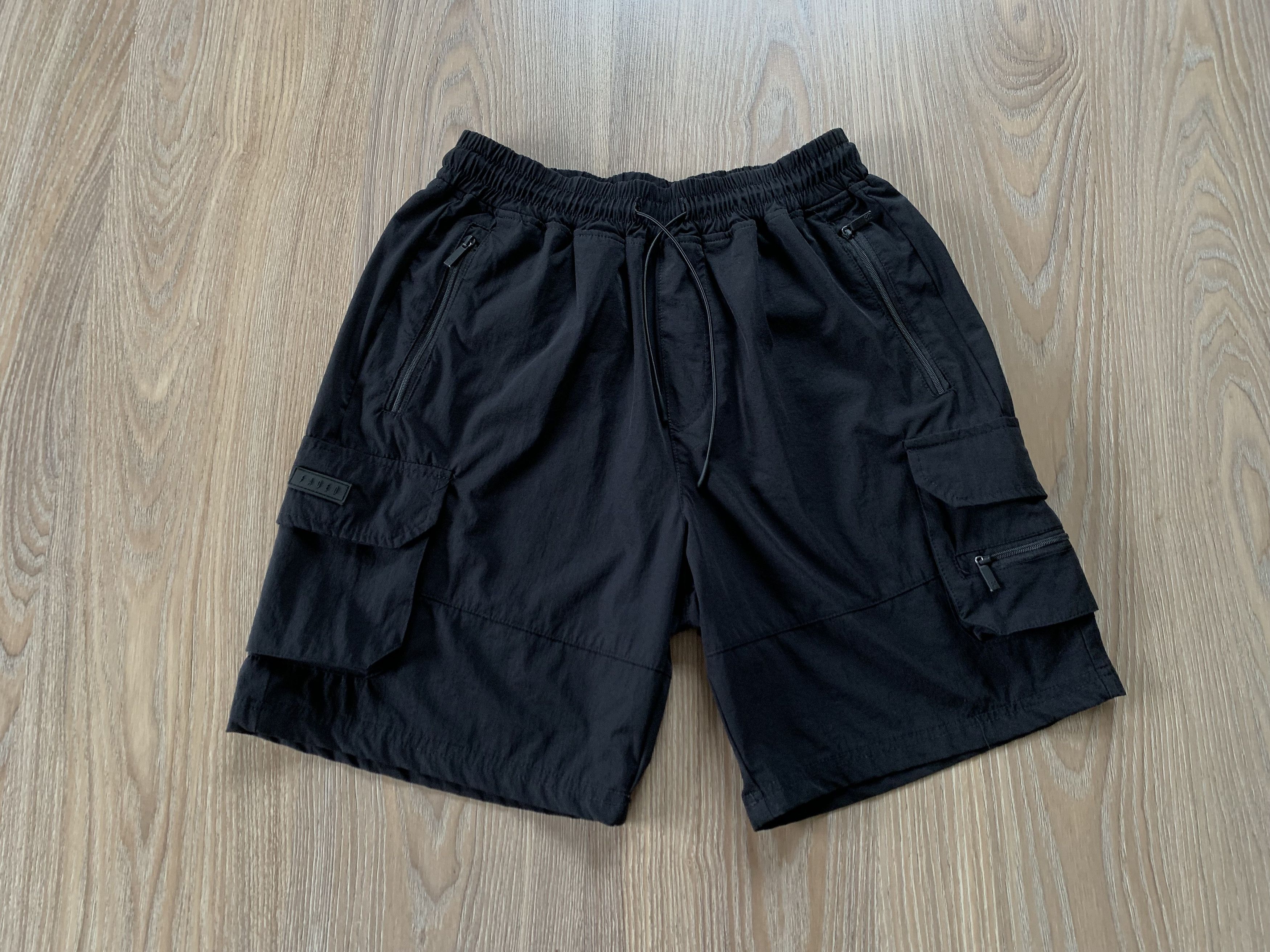 Other Faded Black Multi Pocket Shorts Size US 32 / EU 48 - 2 Thumbnail