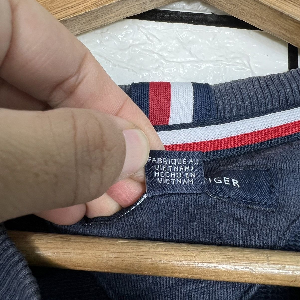 Tommy Hilfiger TOMMY HILFIGER Small Logo Crewneck Sweatshirt #4272-C194 Size US M / EU 48-50 / 2 - 9 Thumbnail