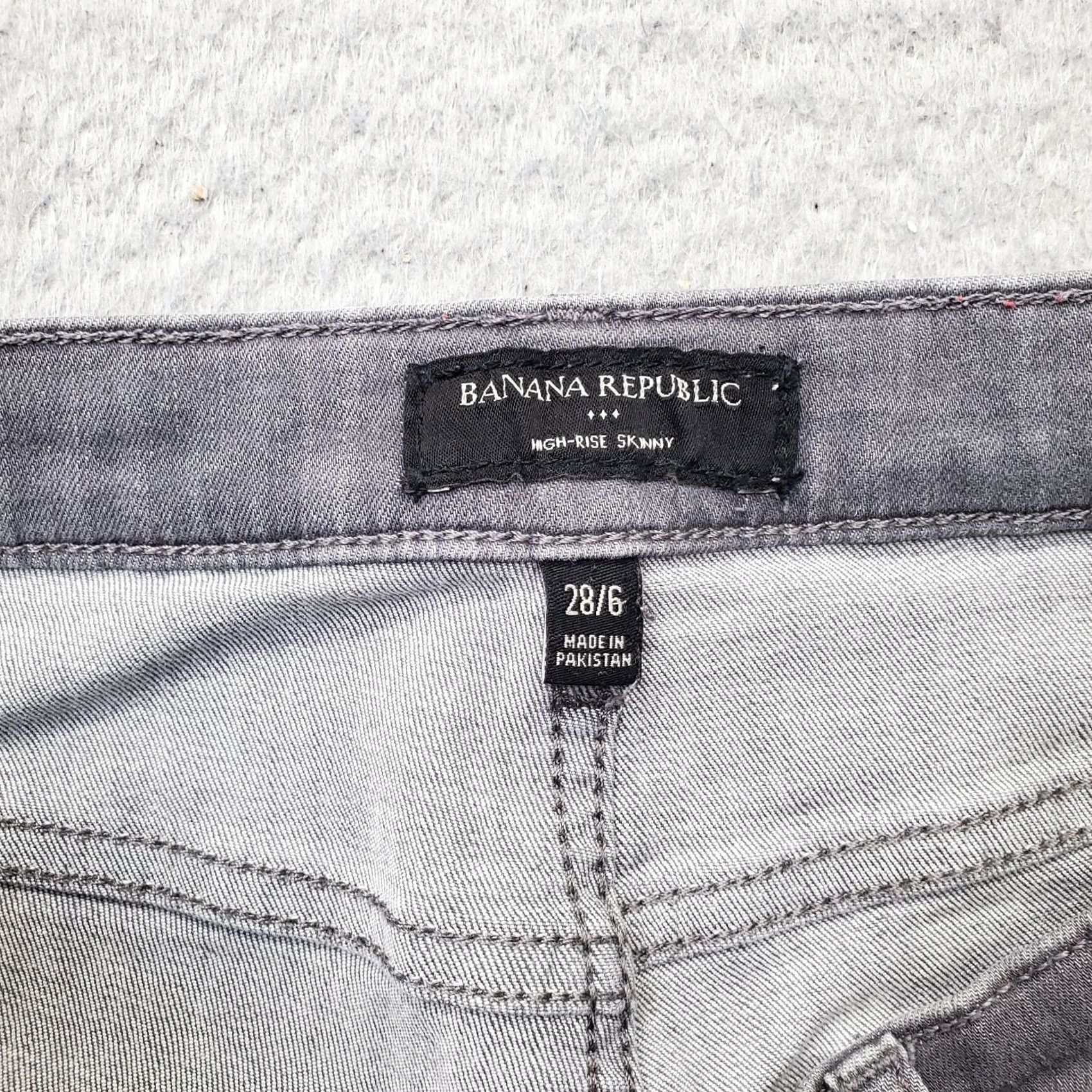 Banana Republic Banana Republic Women's 28/6 Gray Denim High Rise 5-Pocket Skinny Jeans Shirt Category: Jeans Size 28" / US 6 / IT 42 - 7 Thumbnail