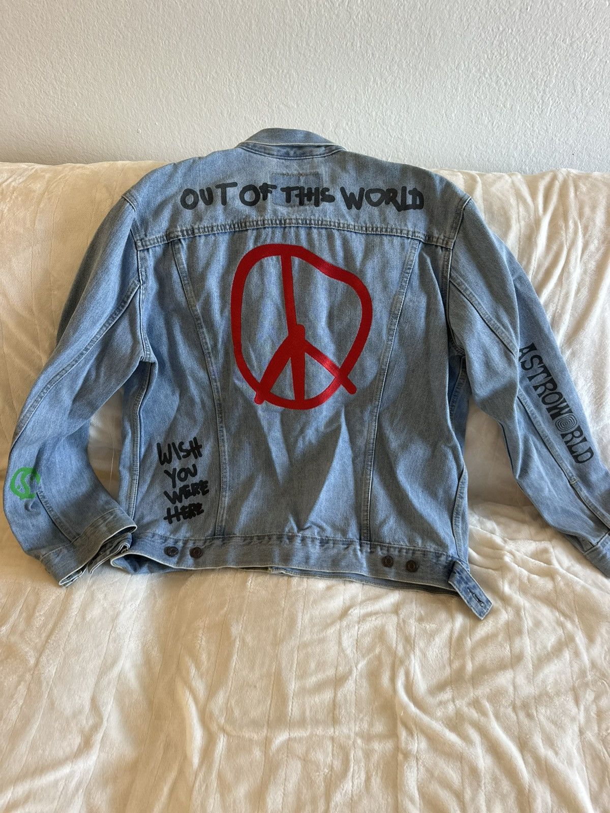 Travis Scott Travis Scott Astroworld Levi’s Denim Jacket All Over Print Size US XL / EU 56 / 4 - 3 Thumbnail