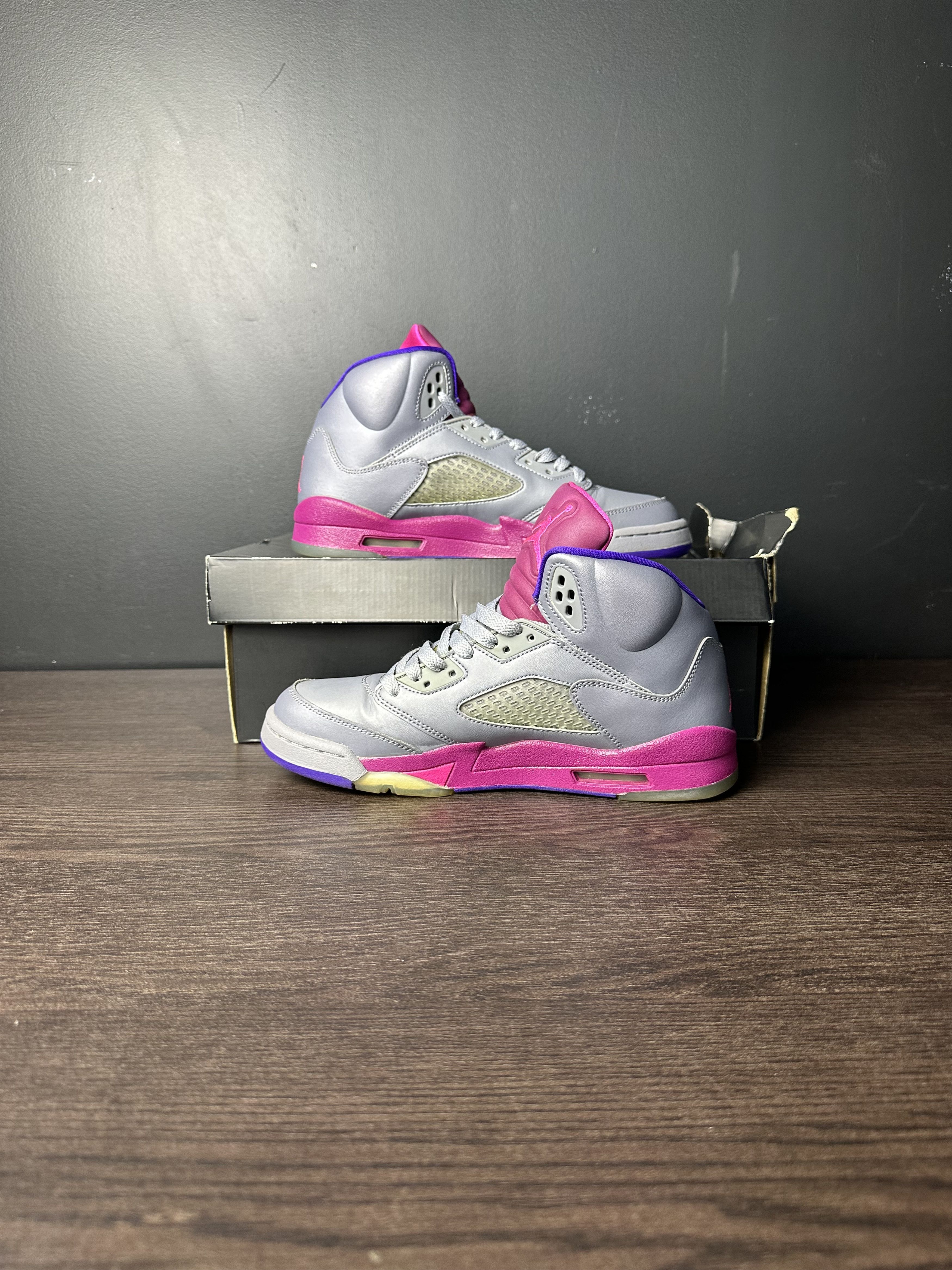 Jordan Brand Air Jordan 5 Retro "Cement Grey Pink" (GS) **Pre-Owned** Size US 7 / EU 40 - 5 Thumbnail