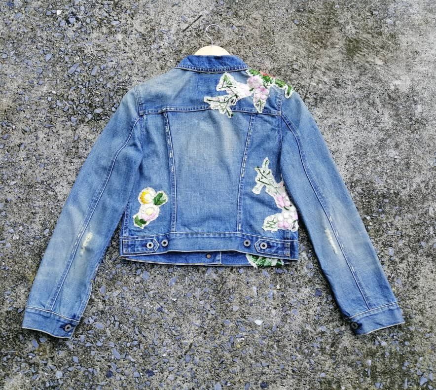 Ralph Lauren Ralph Lauren Flowers Patch Distressed Denim Jacket Size XS / US 0-2 / IT 36-38 - 2 Thumbnail