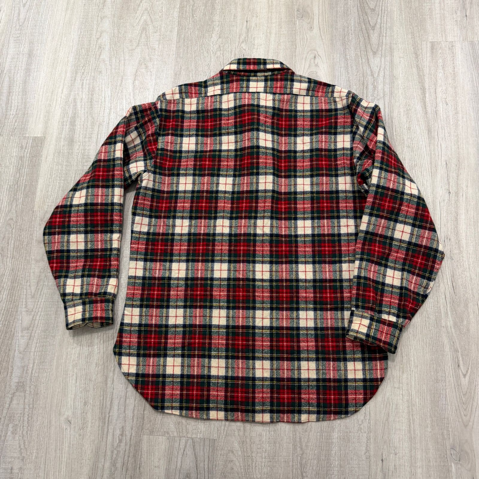 Pendleton Vintage Pendleton Virgin Wool Flannel Shirt Mens Large Plaid Size US L / EU 52-54 / 3 - 5 Thumbnail
