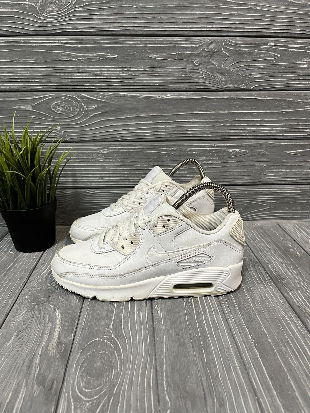 Nike Nike air max women's leather sneakers 😍 Size US 7 / IT 37 - 1 Thumbnail