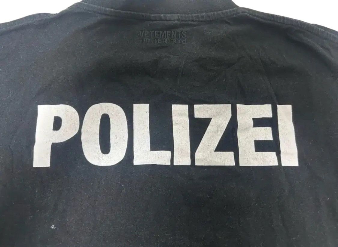Vetements Vetements Polizei T-Shirt Size US XL / EU 56 / 4 - 3 Thumbnail