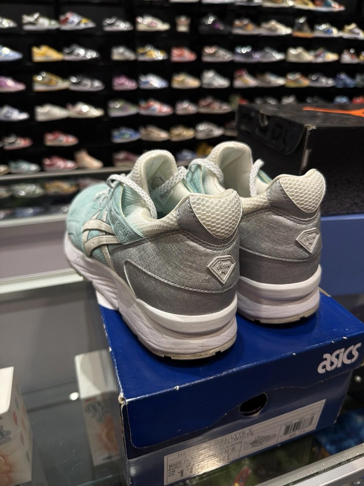 Asics Asics Gel Lyte V Kith Diamond Supply Co Ronnie Fieg 11.5 Size US 11.5 / EU 44-45 - 12 Thumbnail