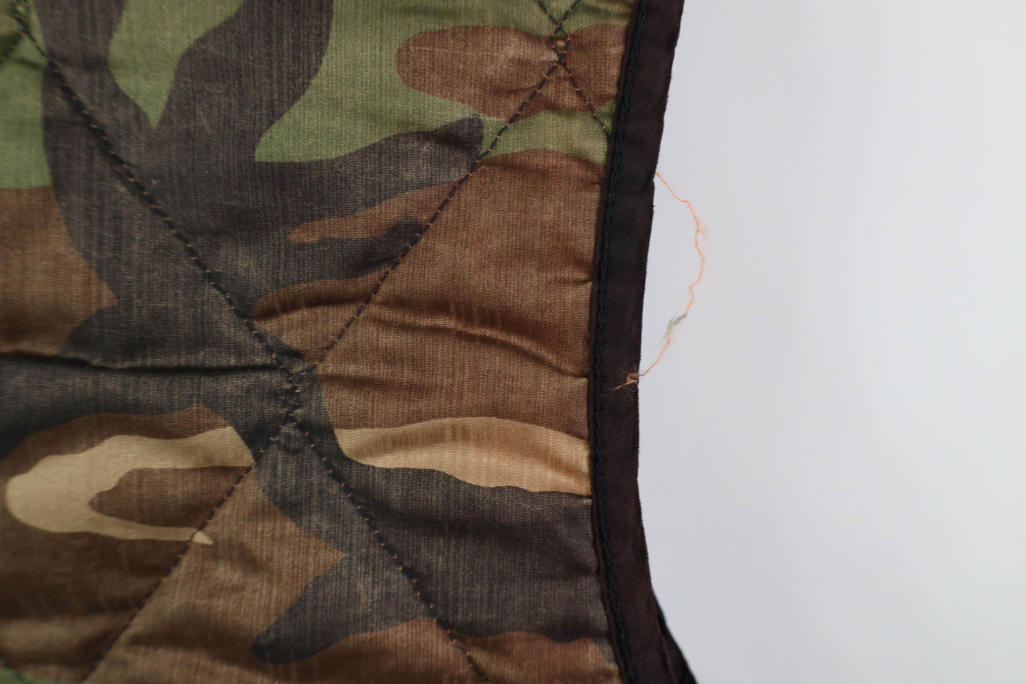 Vintage Vintage 70s Streetwear Reversible Camouflage Vest Jacket USA Size US L / EU 52-54 / 3 - 5 Thumbnail