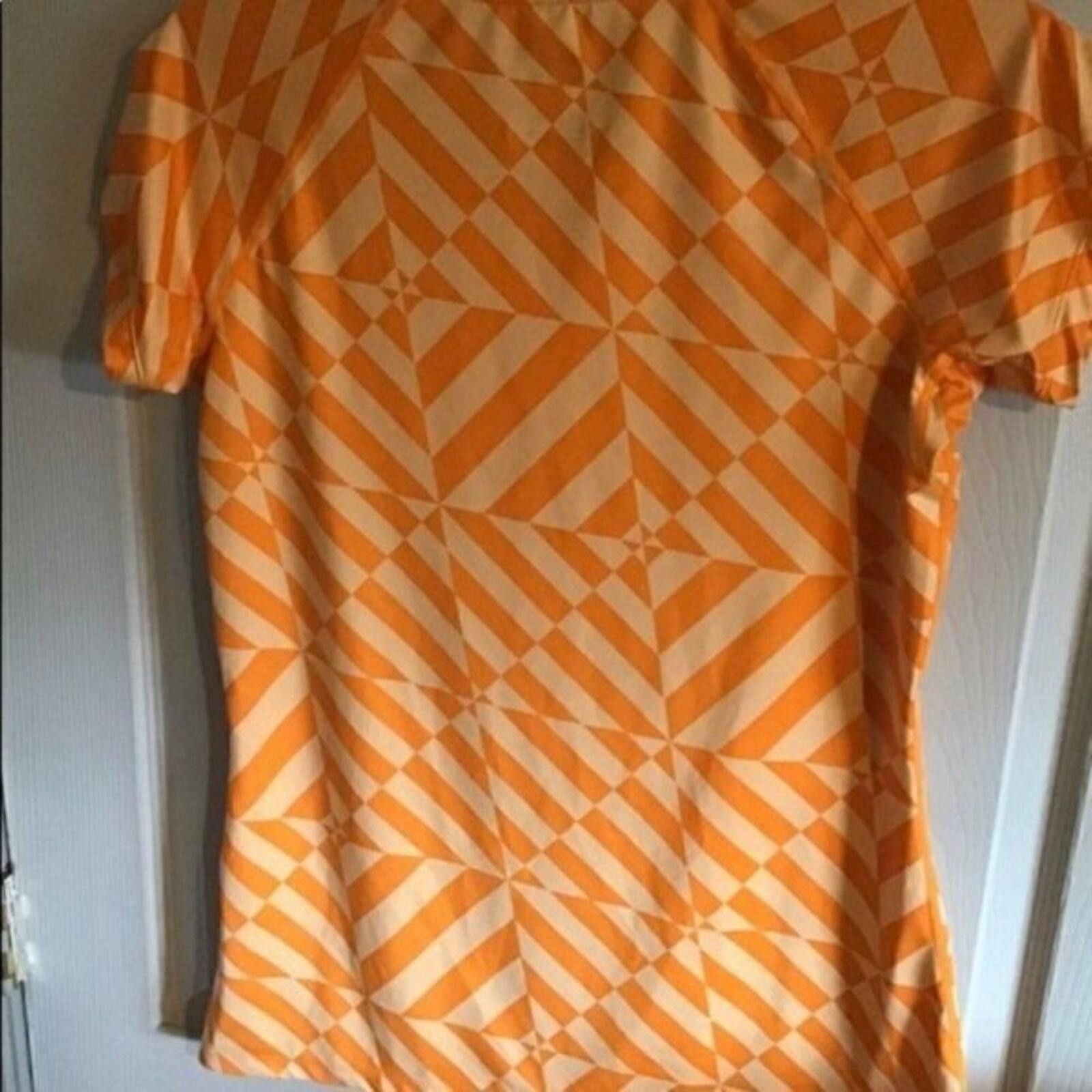 Nike Nike Orange Geometric Pattern V-Neck T-Shirt Size S / US 4 / IT 40 - 5 Thumbnail