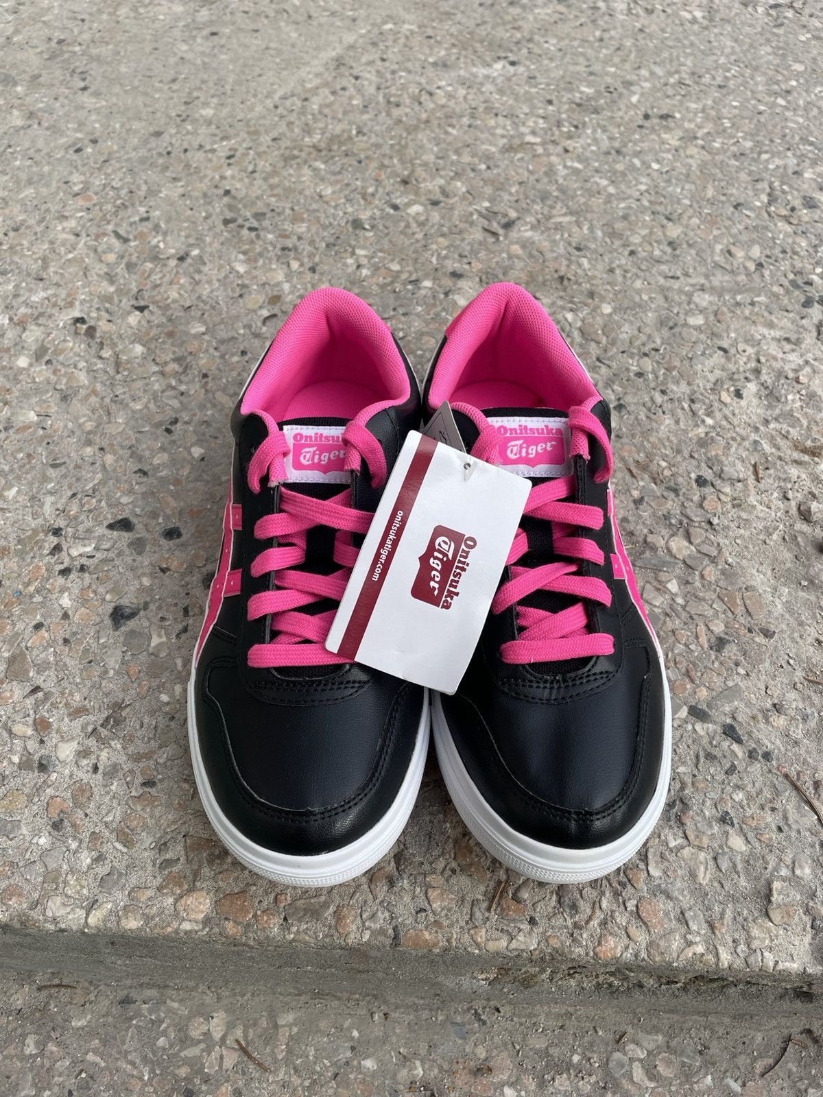Asics NWB Asics Onitsuka Tiger Black Pink Sneakers EU 39 US 6 Size US 6 / IT 36 - 2 Thumbnail