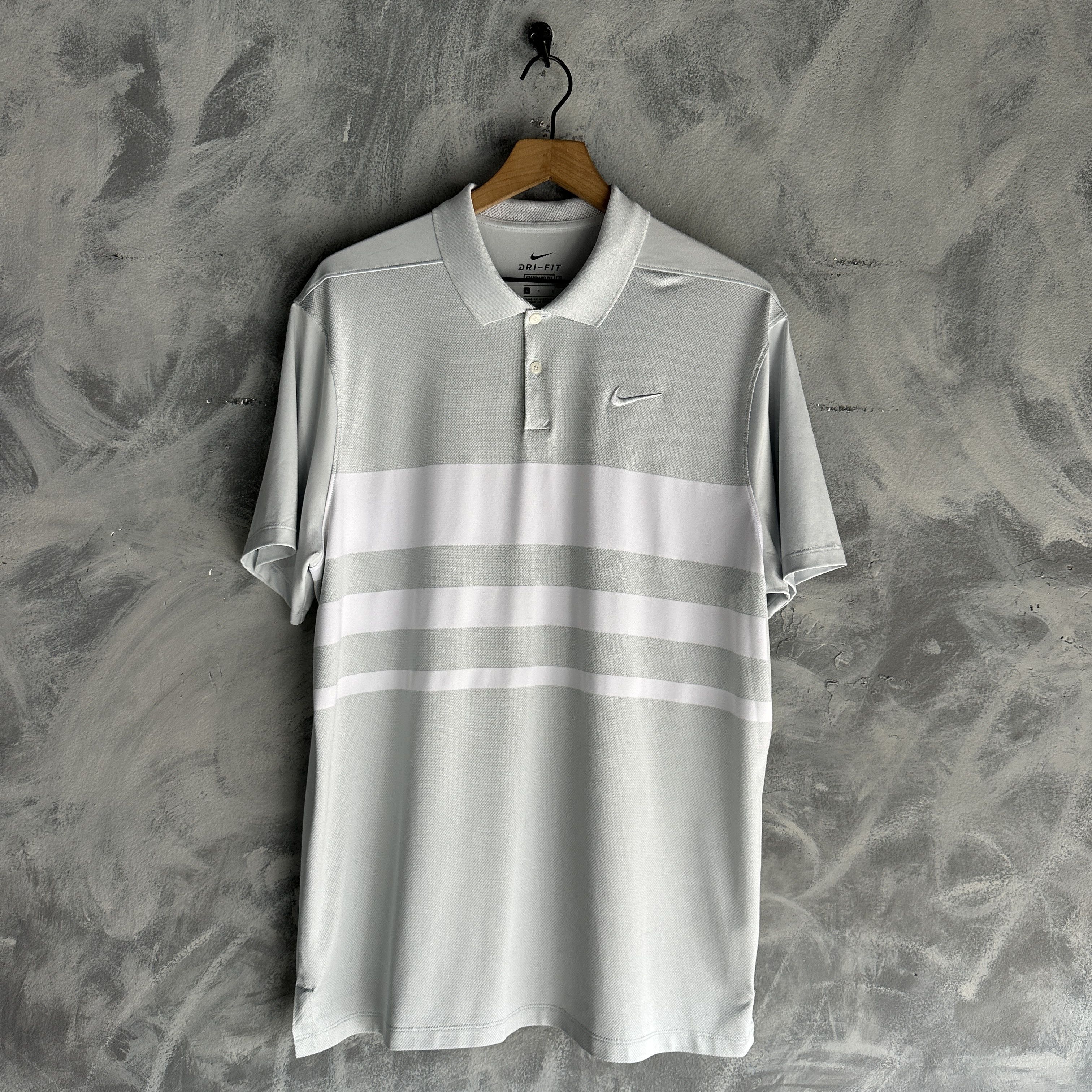 Nike Nike Polo T Shirt Dri Fit Mens Golf Standard Fit Striped Size US L / EU 52-54 / 3 - 1 Thumbnail