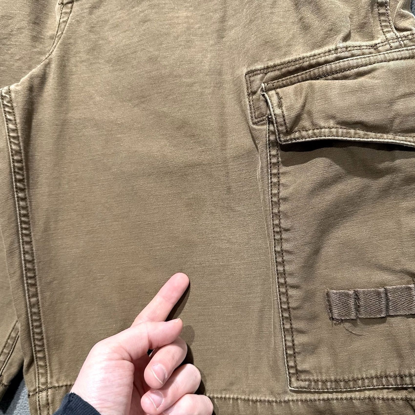 Old Navy Old Navy Cargo Shorts Mens 34 Brown Utility Twill Military Outdoor GUC Size US 34 / EU 50 - 7 Thumbnail