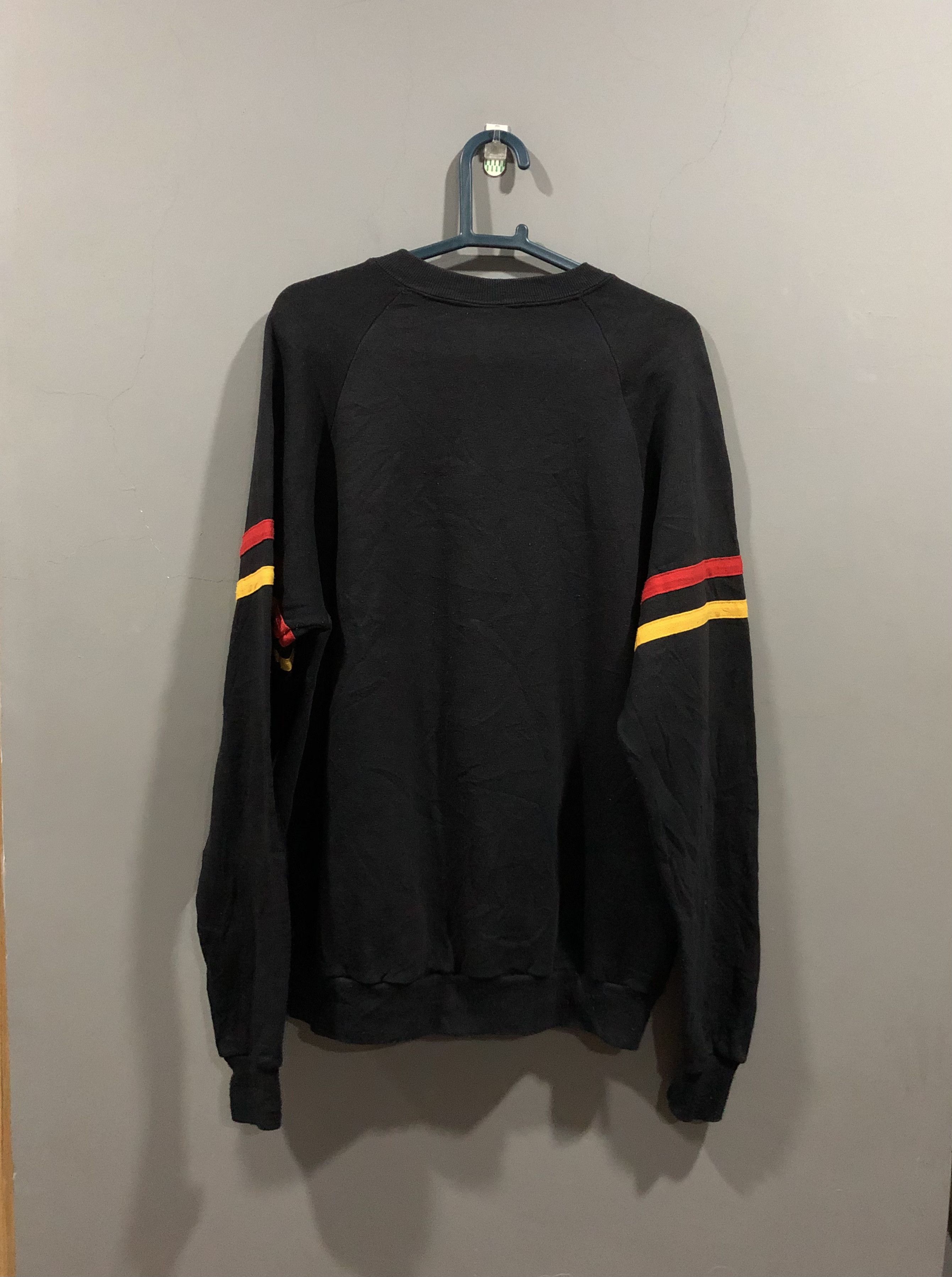 Vintage Vintage 80s Iconic Mickey Mouse Sweatshirt Size US XL / EU 56 / 4 - 6 Thumbnail