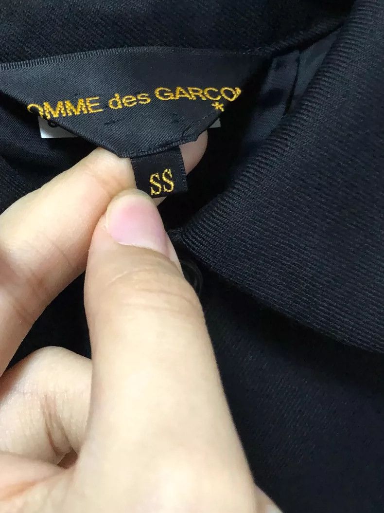 Comme des Garcons Comme Des Garcons The main line deconstructs the design an Size XS / US 0-2 / IT 36-38 - 4 Thumbnail