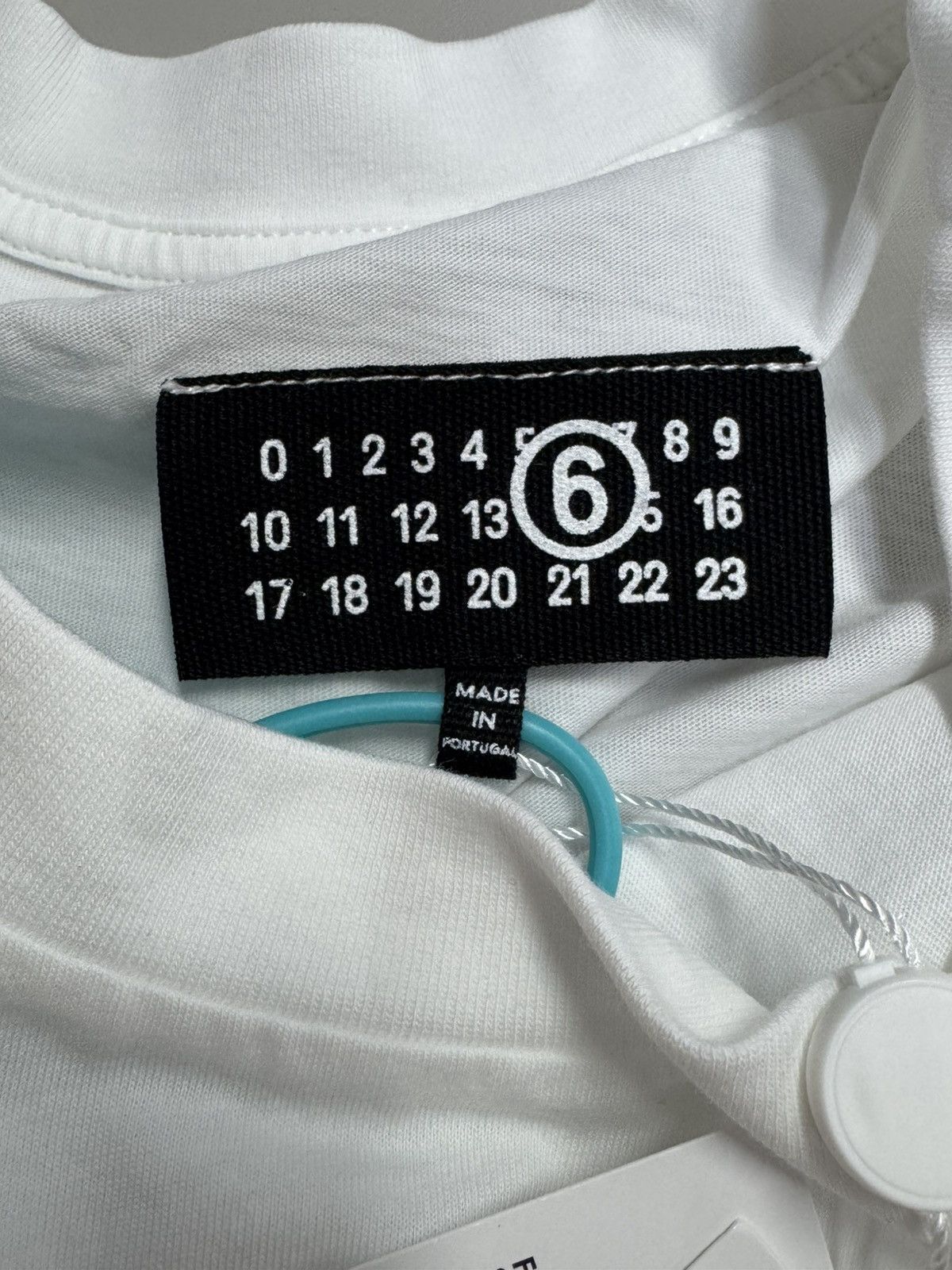 Maison Margiela NWT MM6 Minimalist Chest Logo Unisex T-Shirt - White, L Size US L / EU 52-54 / 3 - 4 Thumbnail