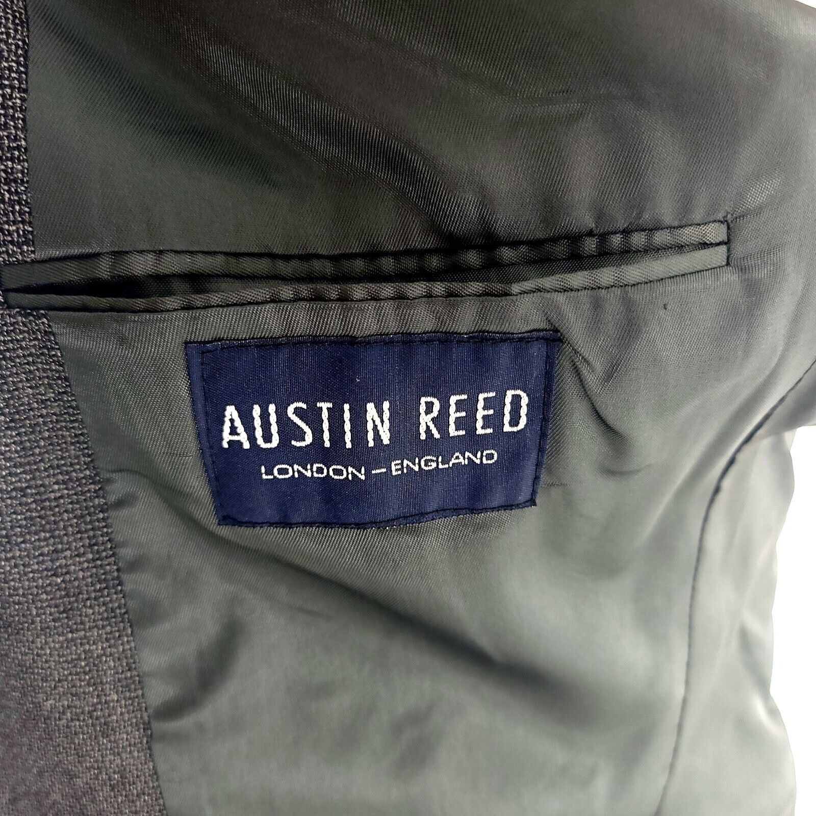 Austin Reed Austin Reed Thick Wool 2 Button 2 Piece Suit 38L Gray Basket Size 38L - 8 Thumbnail