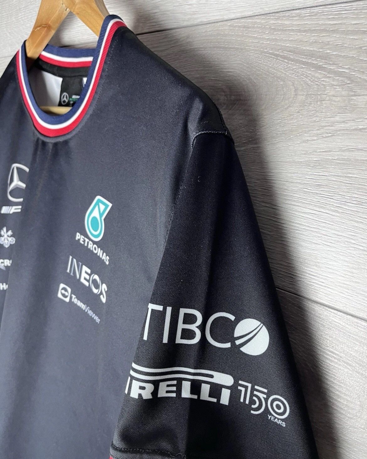 Other Men’s t-shirt Mercedes AMG Petronas F1 size M vintage Size US L / EU 52-54 / 3 - 6 Thumbnail