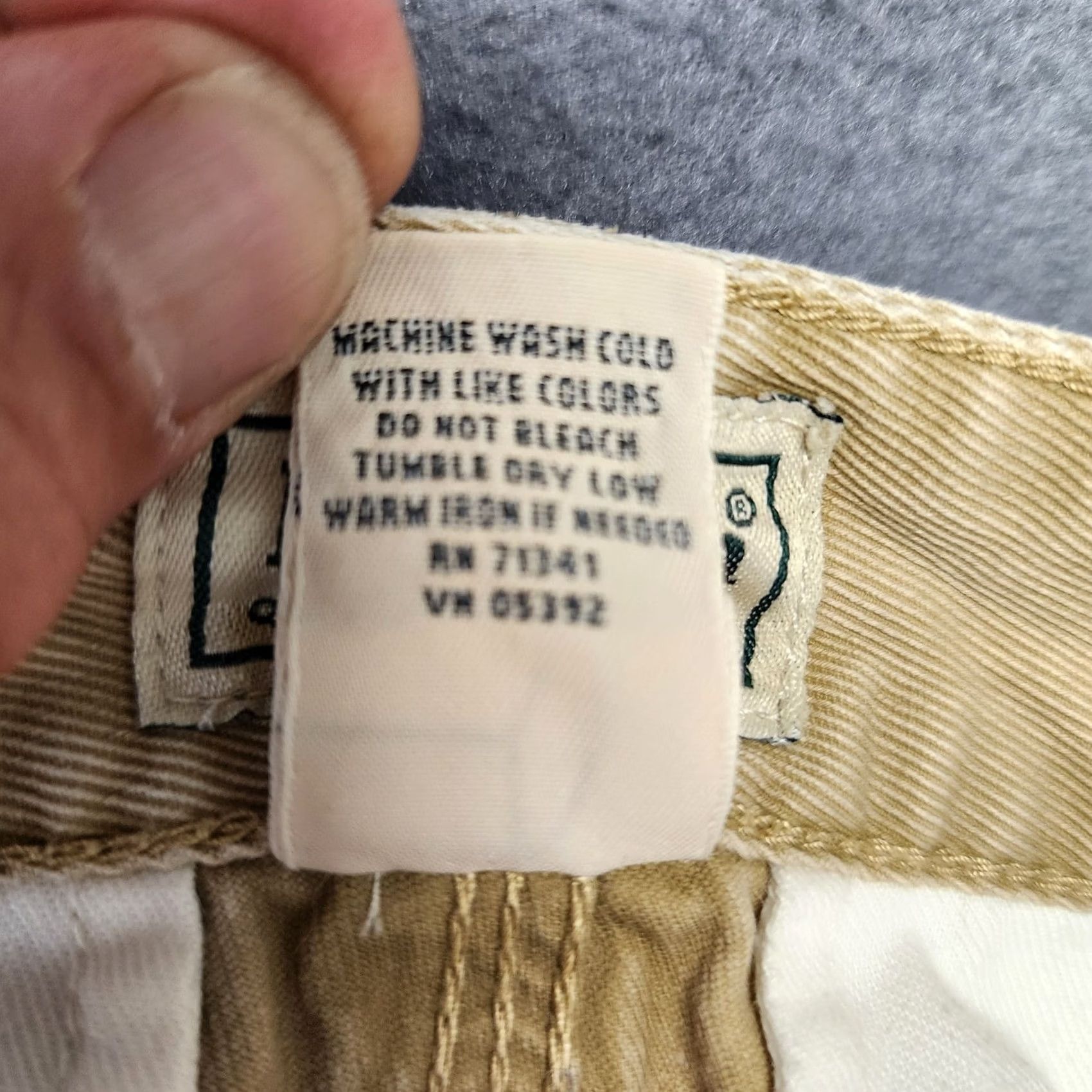Vintage LL Bean Cargo Pants Mens 32x30 Khaki Beige Cotton Utility Pockets Cargo Pant Regular Waist 32 Inseam 30 Front Zip Button Pockets Vintage No Mens Size US 32 / EU 48 - 5 Thumbnail