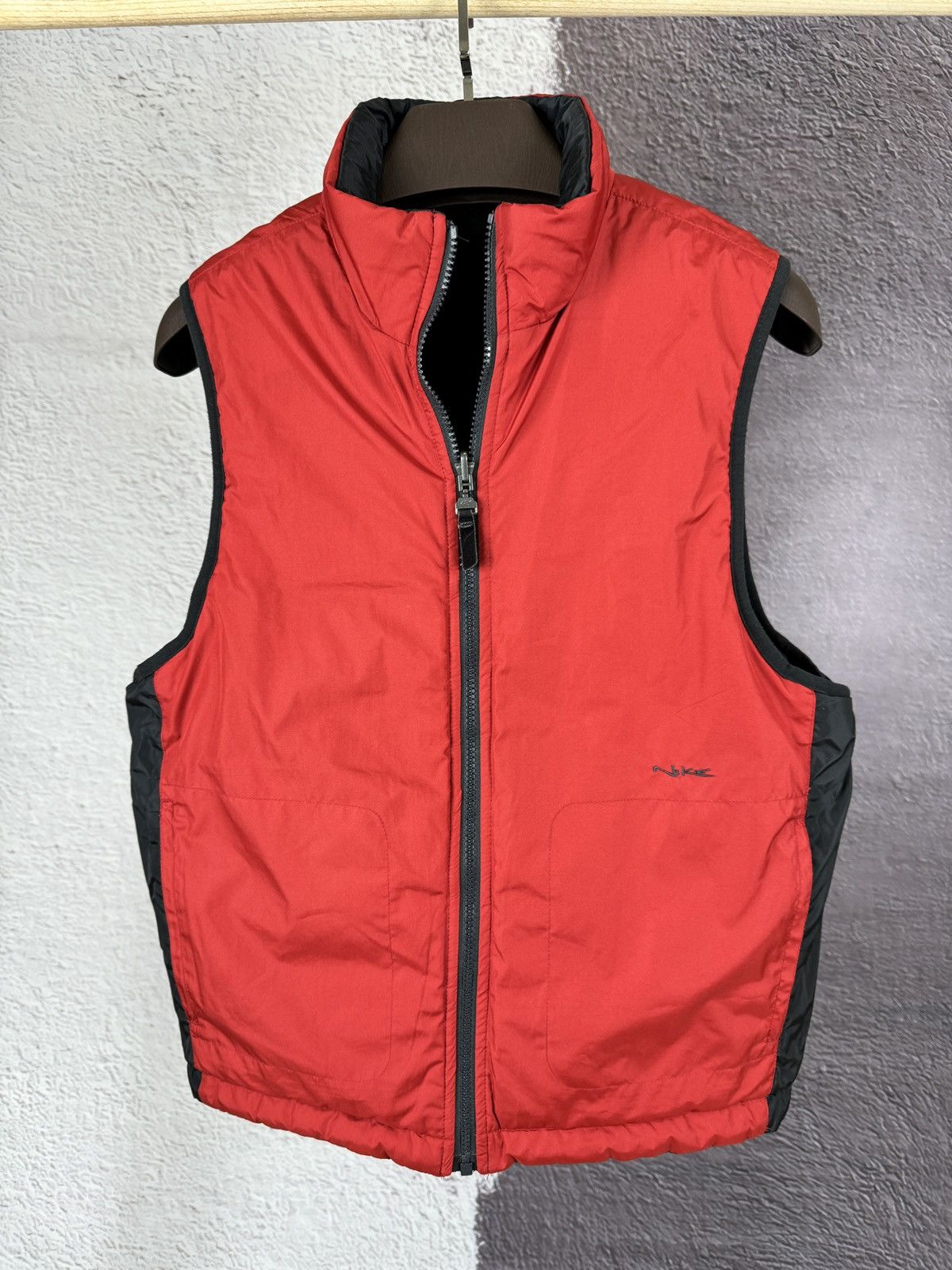 Nike Nike vintage y2k reversible black red nylon quilted vest Size US S / EU 44-46 / 1 - 10 Thumbnail
