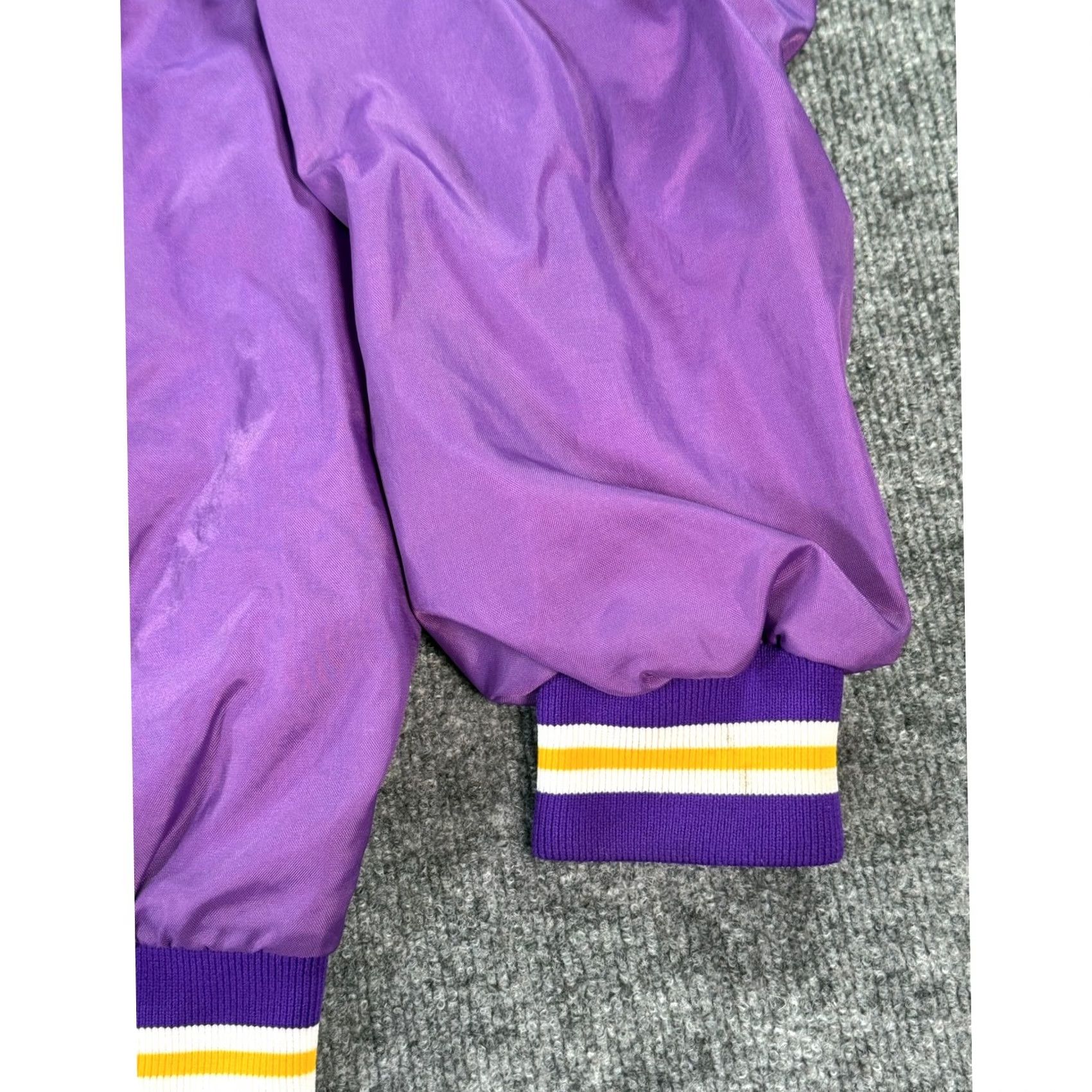 NFL Vintage Bike Windbreaker Mens Large Purple V-Neck Pullover NFL 80s Size US L / EU 52-54 / 3 - 4 Thumbnail