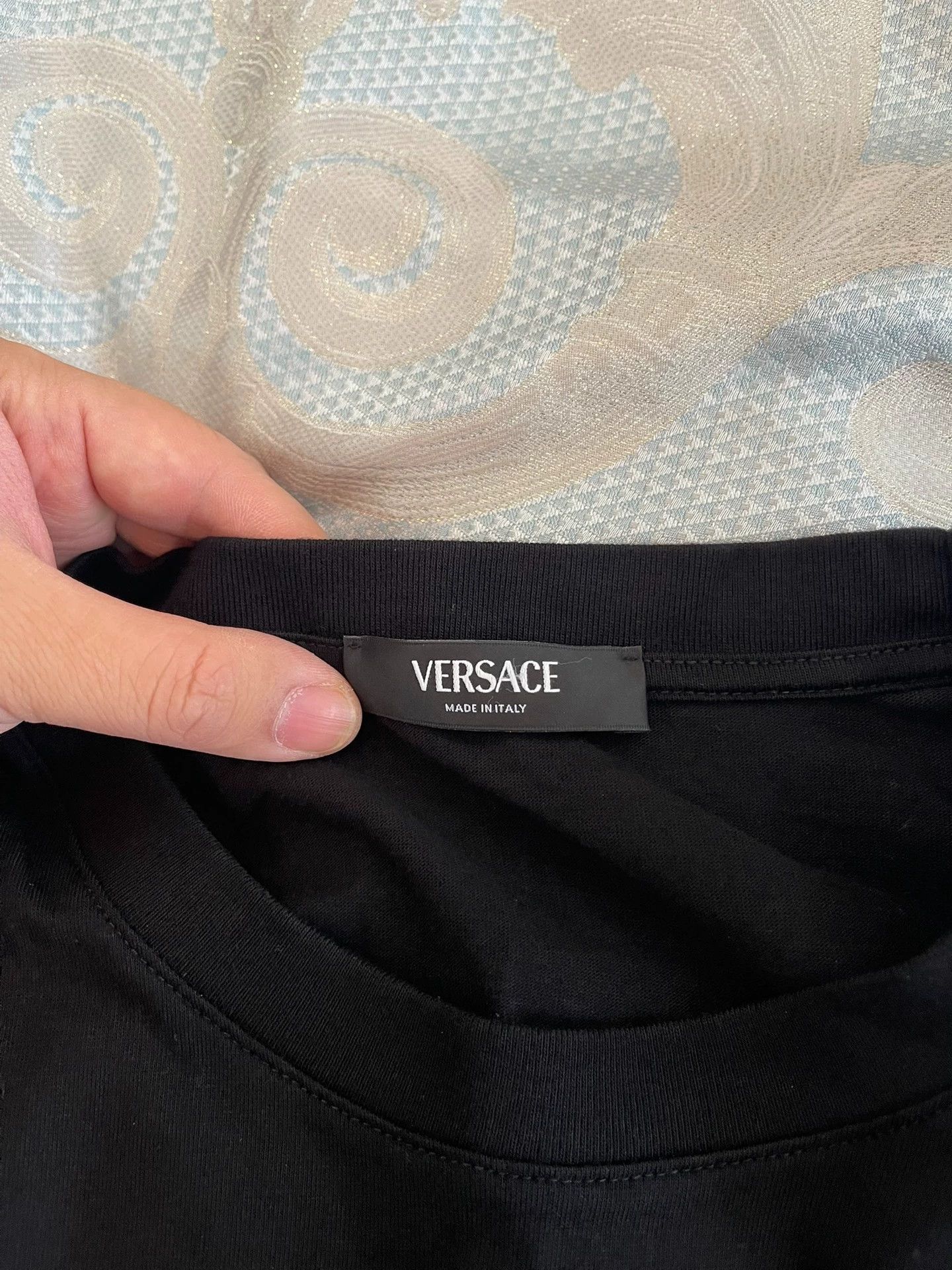 Versace Versace Black Lion Embroidered Sequined Logo XL Tee Size US XL / EU 56 / 4 - 7 Thumbnail