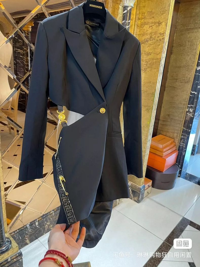 Versace Versace Heavy industry sexy hollow a variety of French sui Size M / US 6-8 / IT 42-44 - 7 Thumbnail