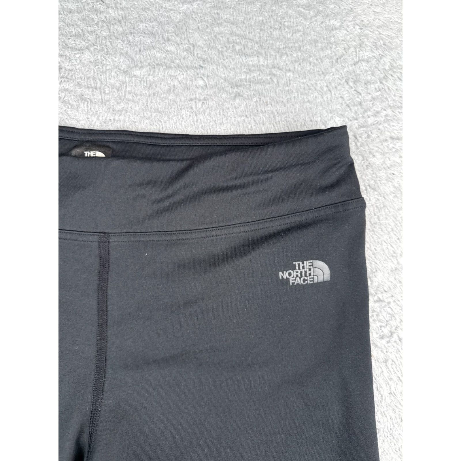 The North Face The North Face Shorts Womens Large Black Sweat Polyester Blend Run Gym READ ME Size 36" / US 14 / IT 50 - 5 Thumbnail