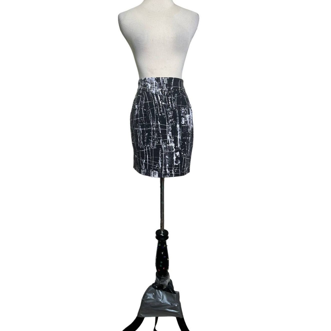 MINKPINK Mink Pink black tie dye studded mini skirt size medium Size 30" / US 8 / IT 44 - 1 Thumbnail
