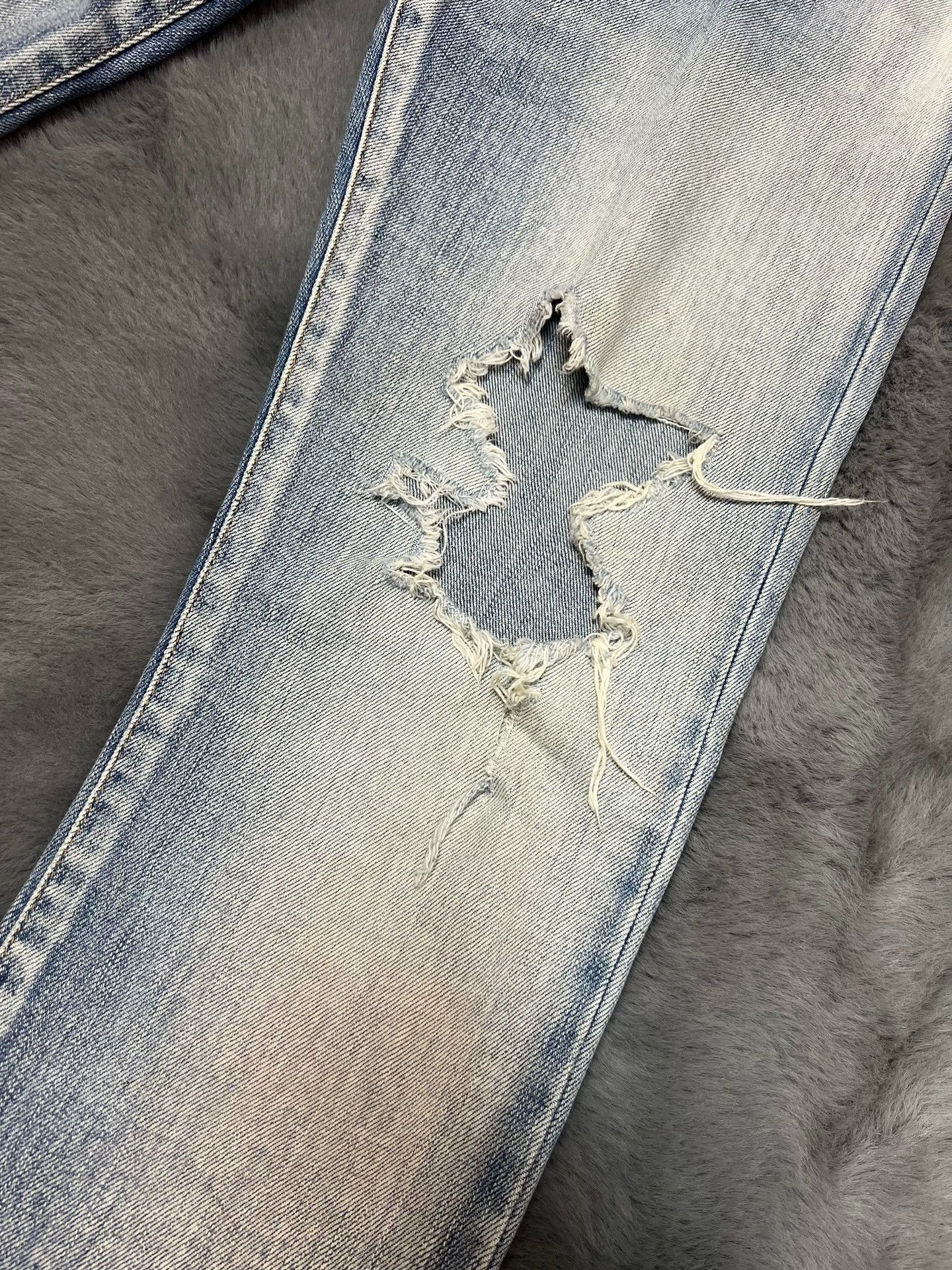 Saint Laurent Paris Saint Laurent SLP Spring/Summer 2017 light blue jeans Size US 30 / EU 46 - 4 Thumbnail