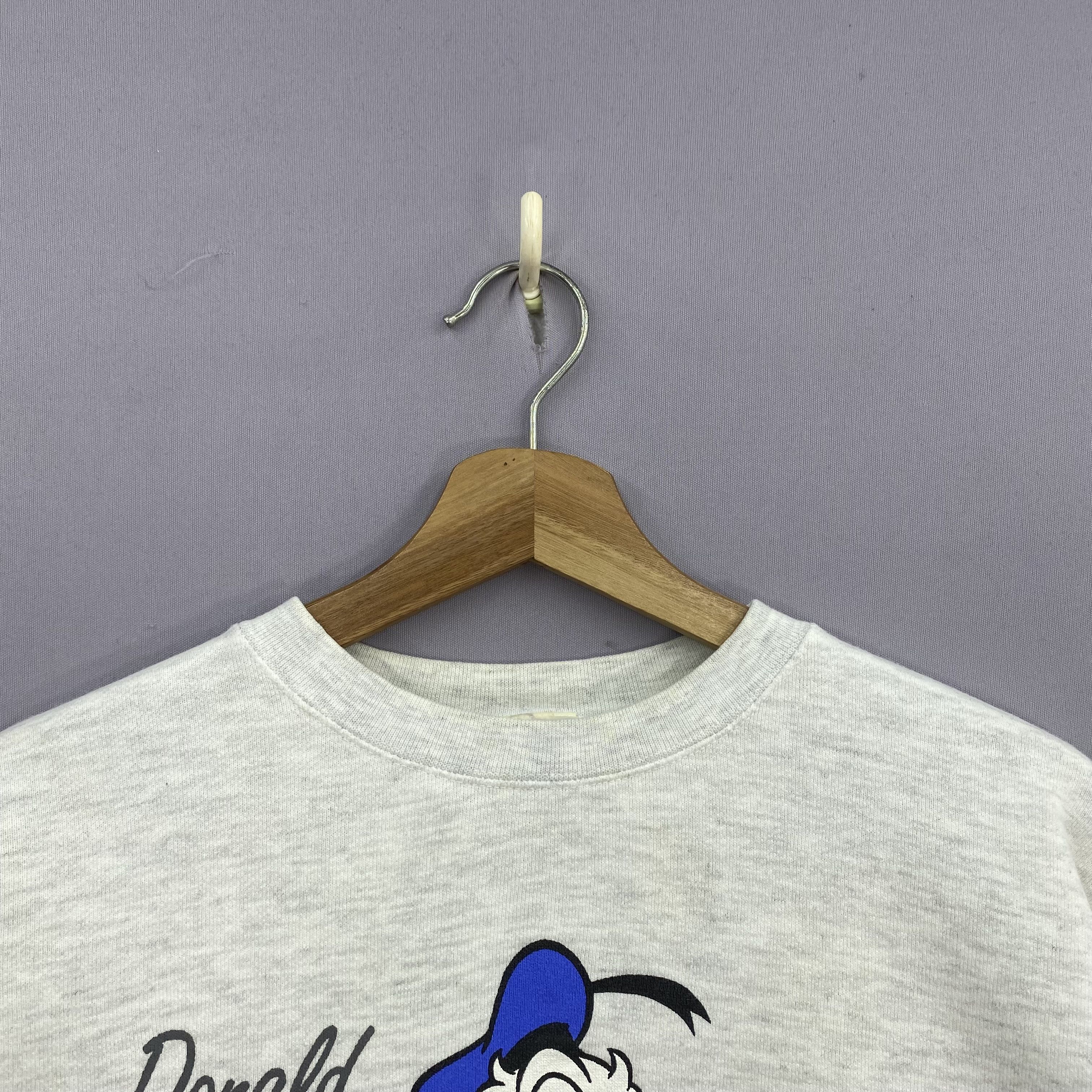 Disney Vintage 90s Disney Donald Duck Sweatshirt Cartoon Pullover Size US L / EU 52-54 / 3 - 8 Thumbnail