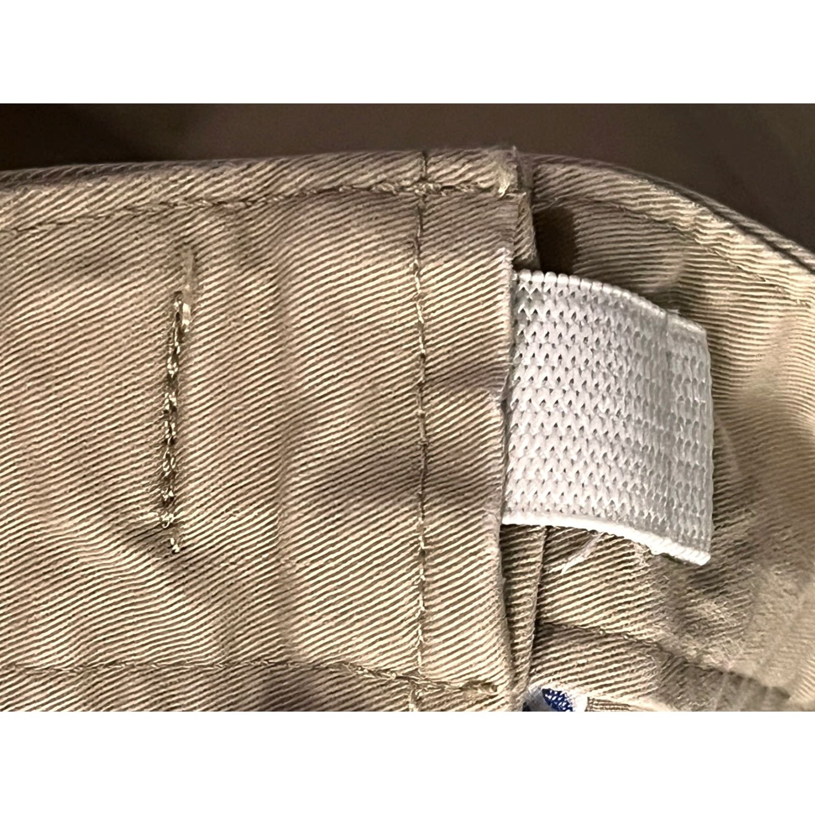 Lands' End Lands’ End Chino Shorts 42 GUC Traditional Fit Flat Front Elastic Inserts Tan Mens Sz 42 Size US 42 / EU 58 - 4 Thumbnail