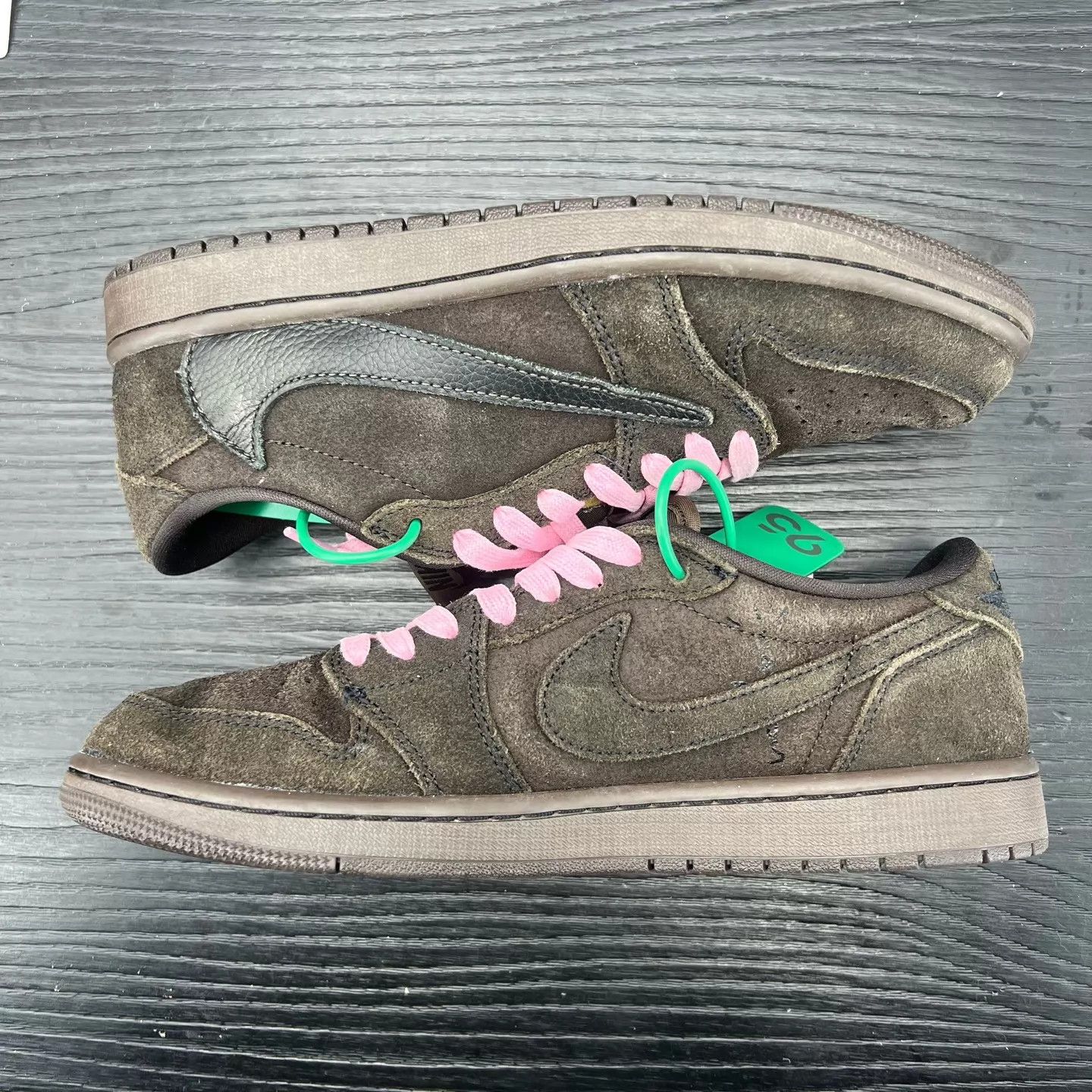 Nike Air Jordan 1 Low TS Velvet Barbed Hook 9.0 OG Box Size US 9 / EU 42 - 3 Thumbnail