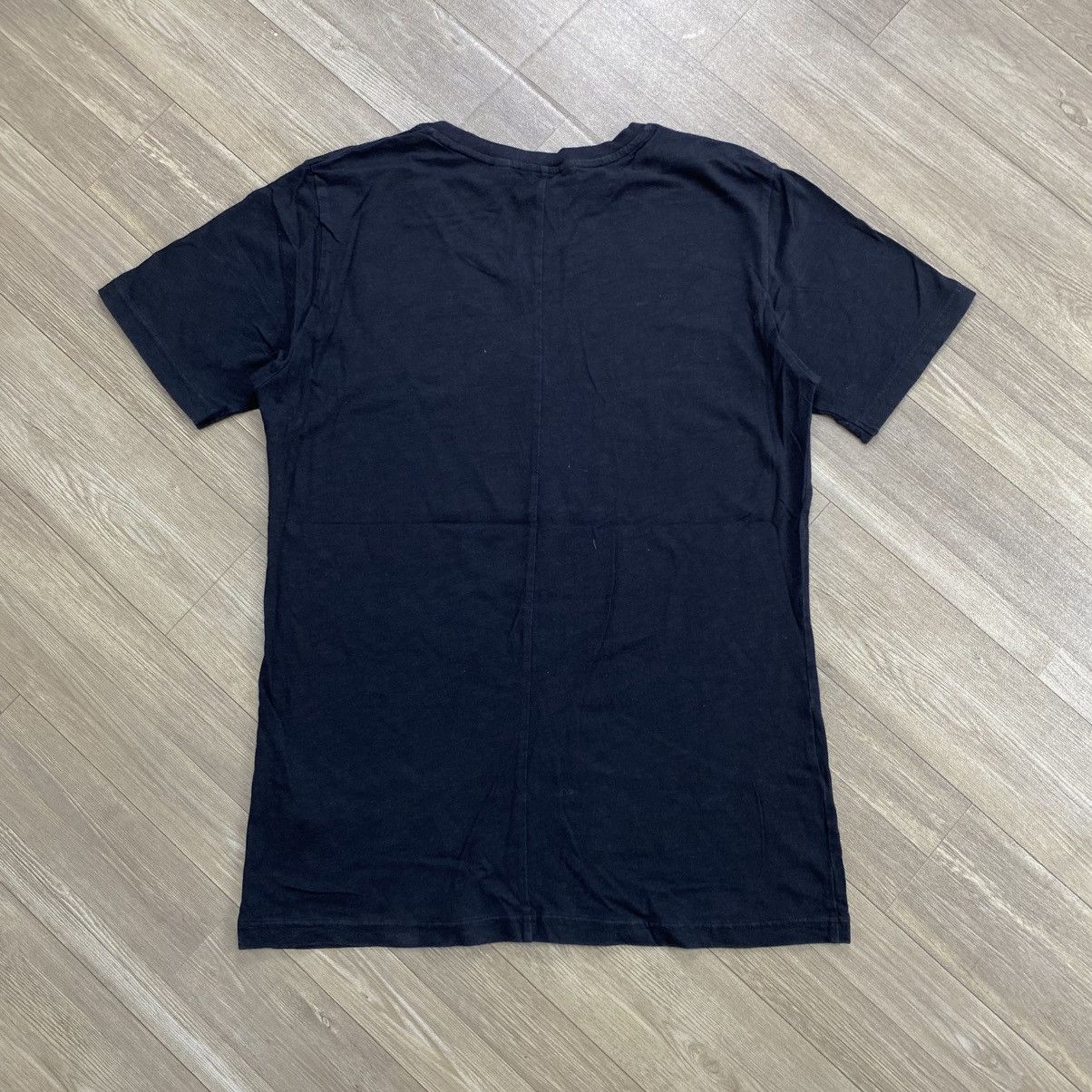 Undercover × Uniqlo Undercover Uniqlo NEU! TV UU Big Logo Black Graphic Tee L Size US L / EU 52-54 / 3 - 10 Thumbnail