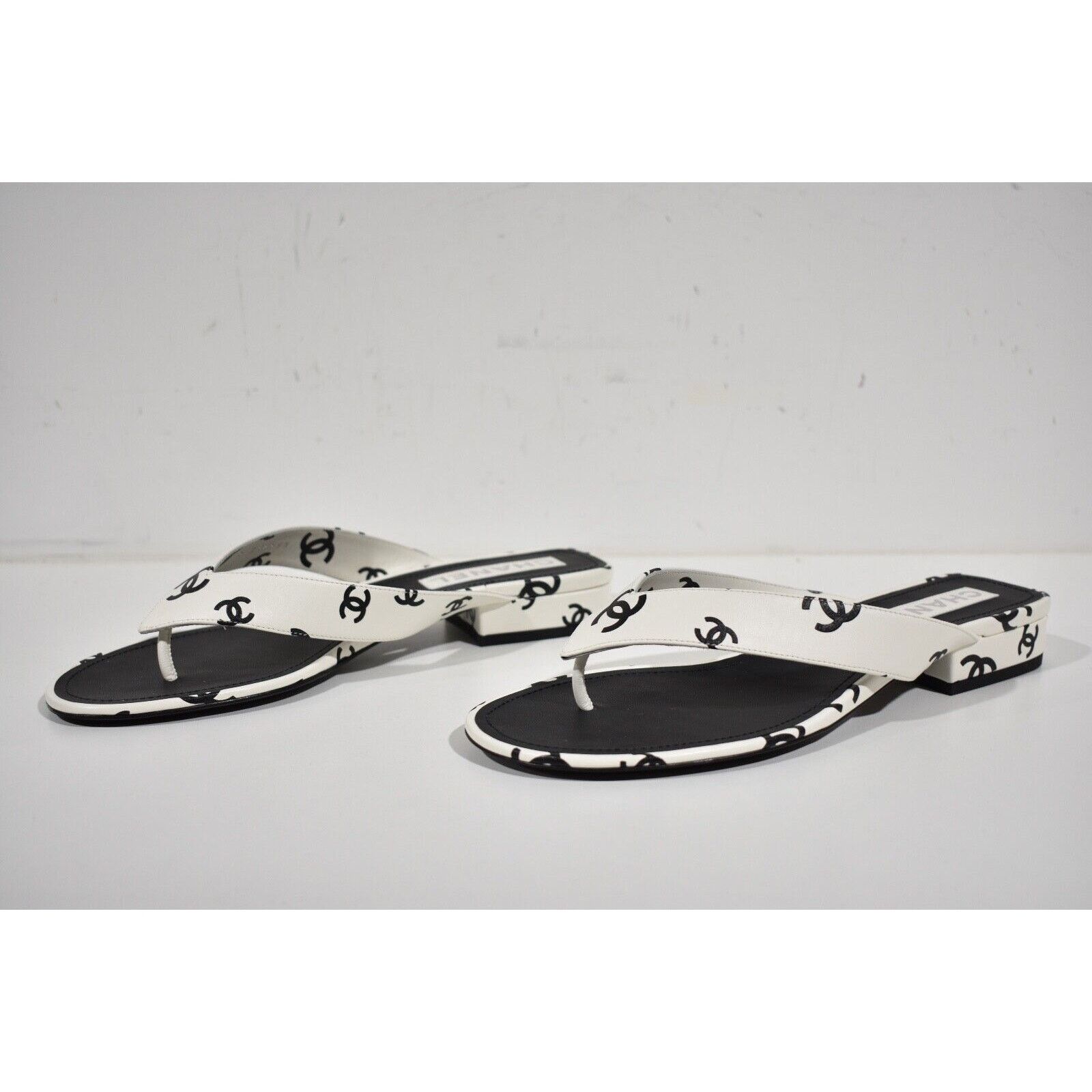Chanel Chanel 22M White Black Printed Lambskin CC Logo Thong Size US 10 / IT 40 - 10 Thumbnail