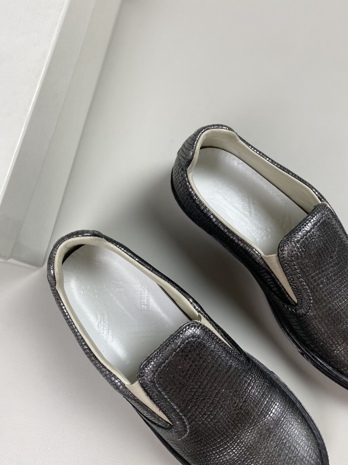 Maison Margiela New! Maison Margiela ladies slip on meds shoes size 37.5 Size US 7.5 / IT 37.5 - 4 Thumbnail