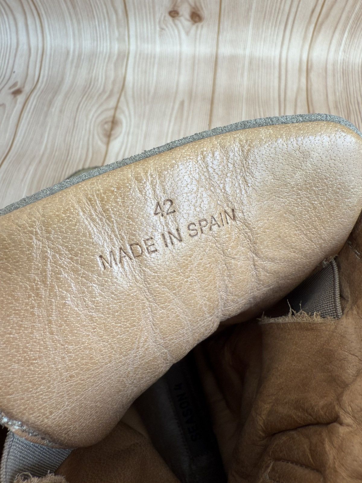 Yeezy Crepe suede boots Size US 10 / EU 43 - 7 Thumbnail