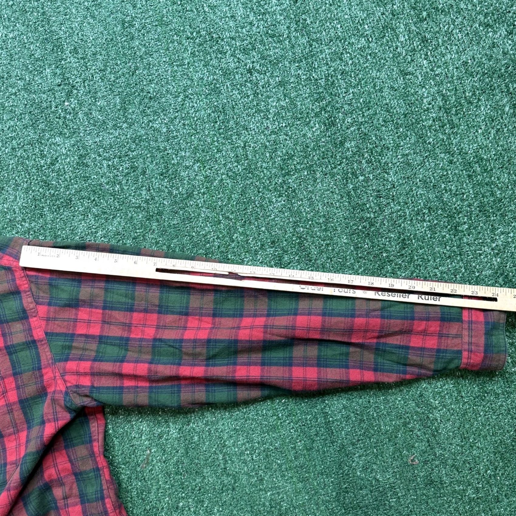 Vintage VINTAGE L.L. Bean Button-Up Shirt Mens Size L Red Green Plaid Long Sleeve Wool Cotton Y2K Lumberjack Outdoor USA Virginia Model Maine Guide Size US L / EU 52-54 / 3 - 7 Thumbnail