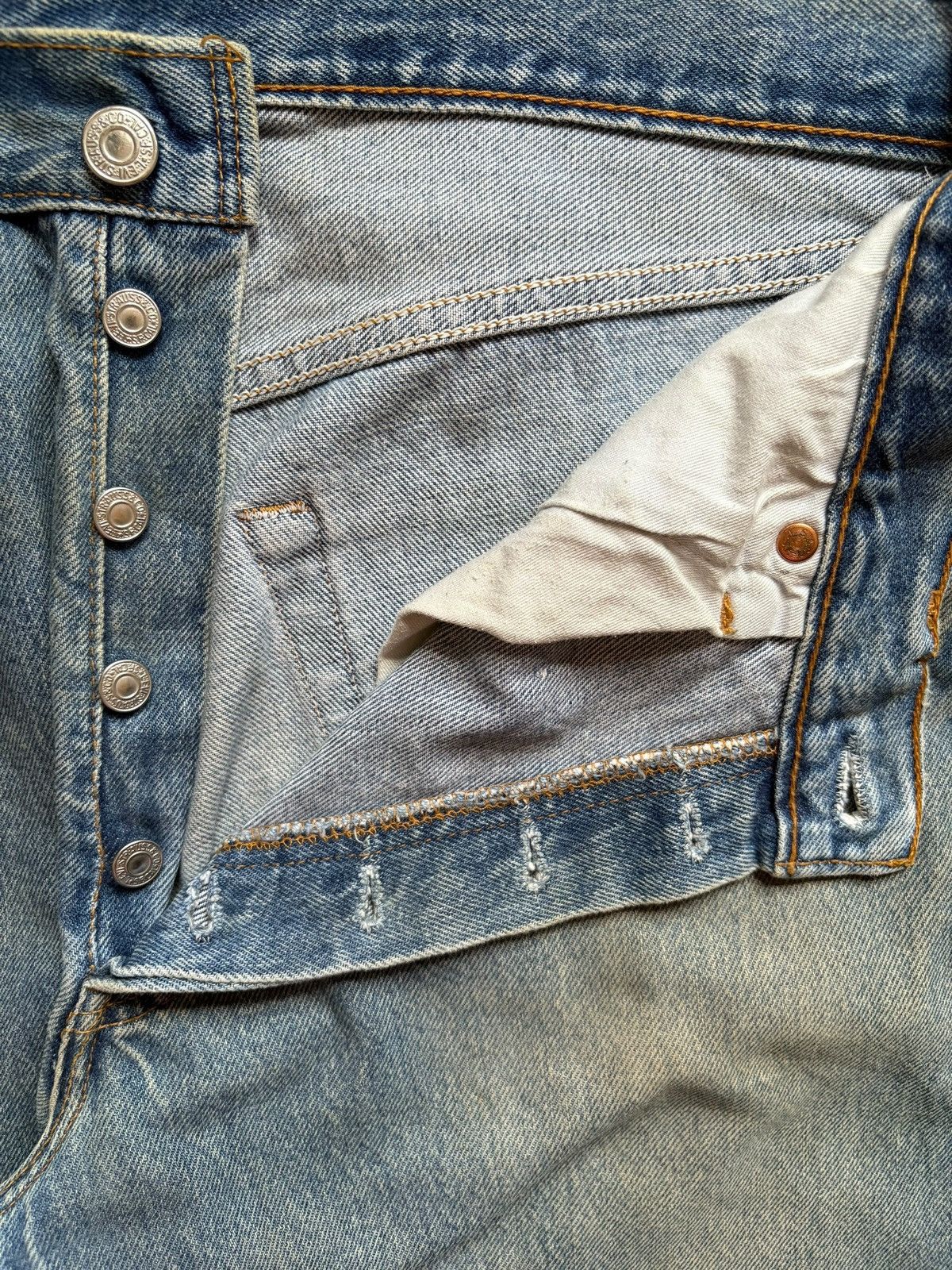 Levi's Vintage 90s Levis 501 UK Mud Wash Distressed Loose Jeans Size US 33 - 3 Thumbnail