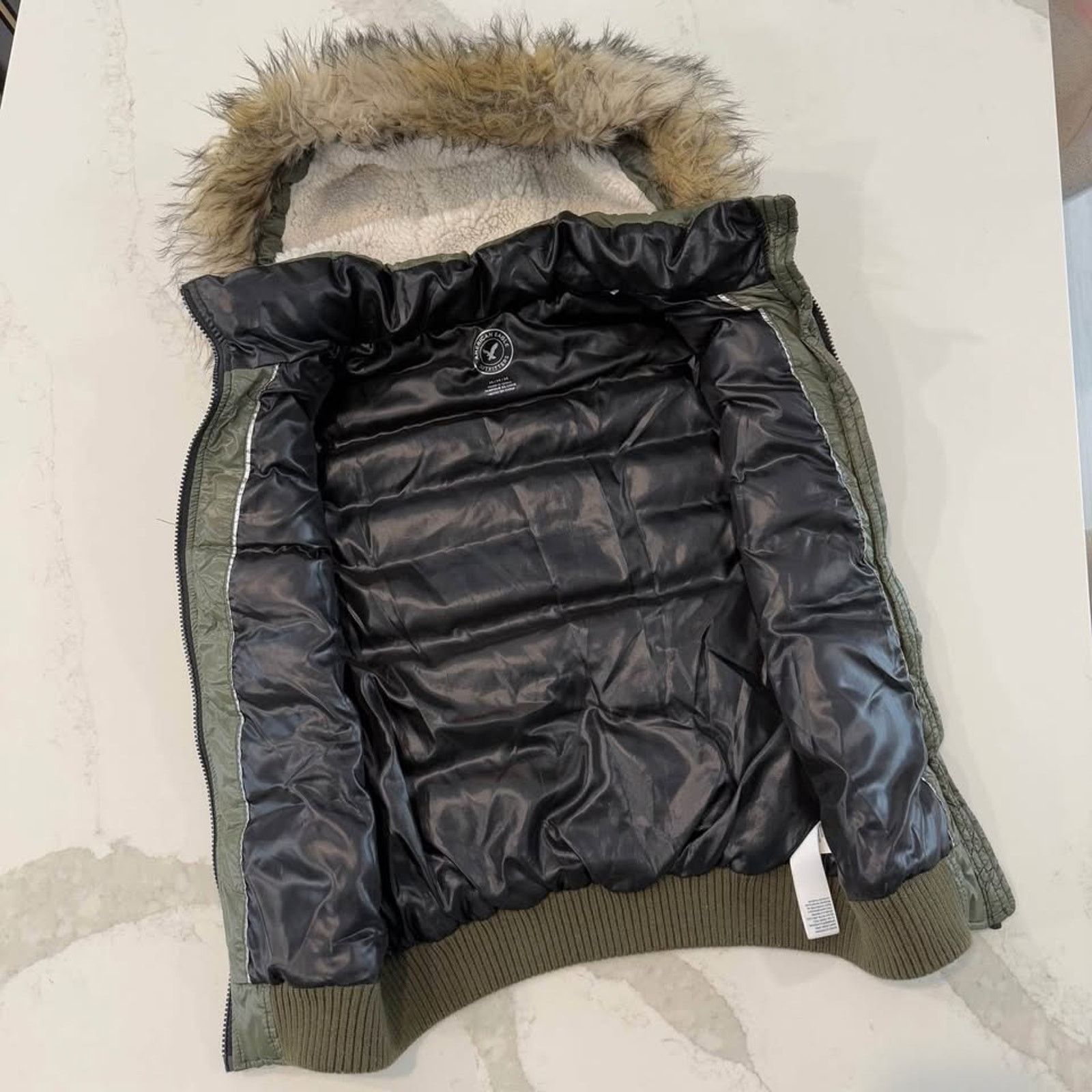 American Eagle Outfitters American Eagle Down Puffer Vest Faux Fur Women's Medium Size M / US 6-8 / IT 42-44 - 4 Thumbnail