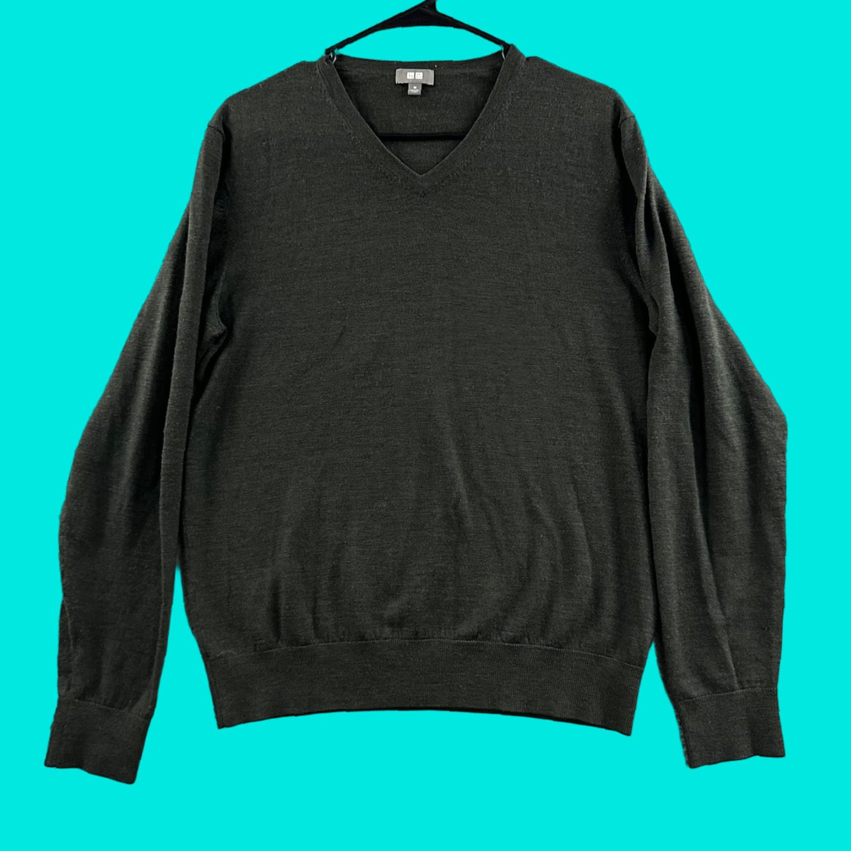 Uniqlo Uniqlo Mens Sweater Green Long Sleeve V-Neck 100% Wool Size Medium Size US M / EU 48-50 / 2 - 1 Thumbnail
