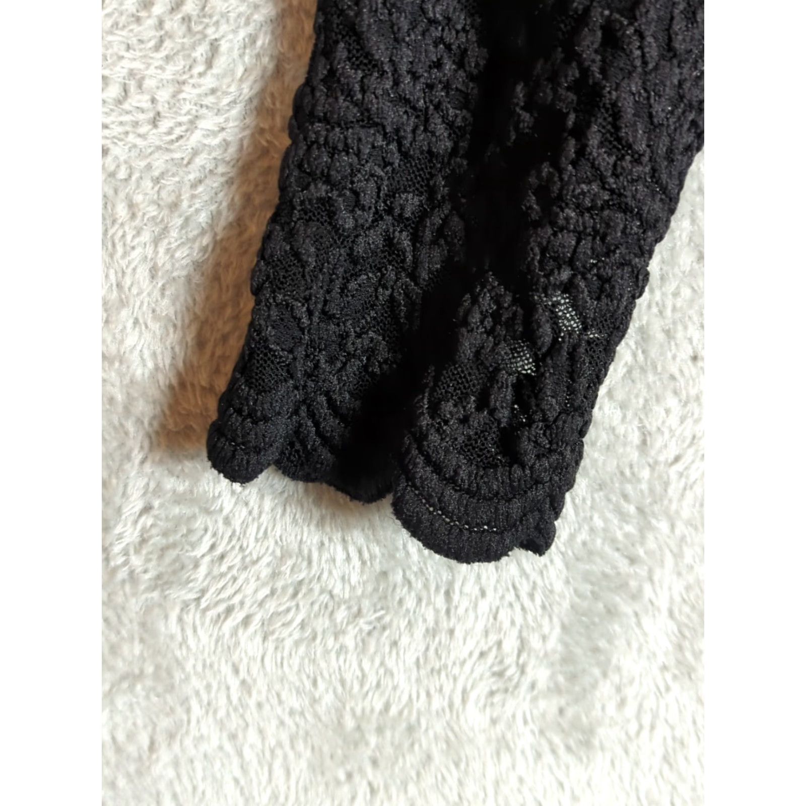 Vintage VINTAGE Connected Apparel Black Lace Cardigan Top Cropped Sheer Round Neck Long Sleeve Button Scallop Edge Gothic Witchy 90s Y2K Womens Size S Size S / US 4 / IT 40 - 4 Thumbnail