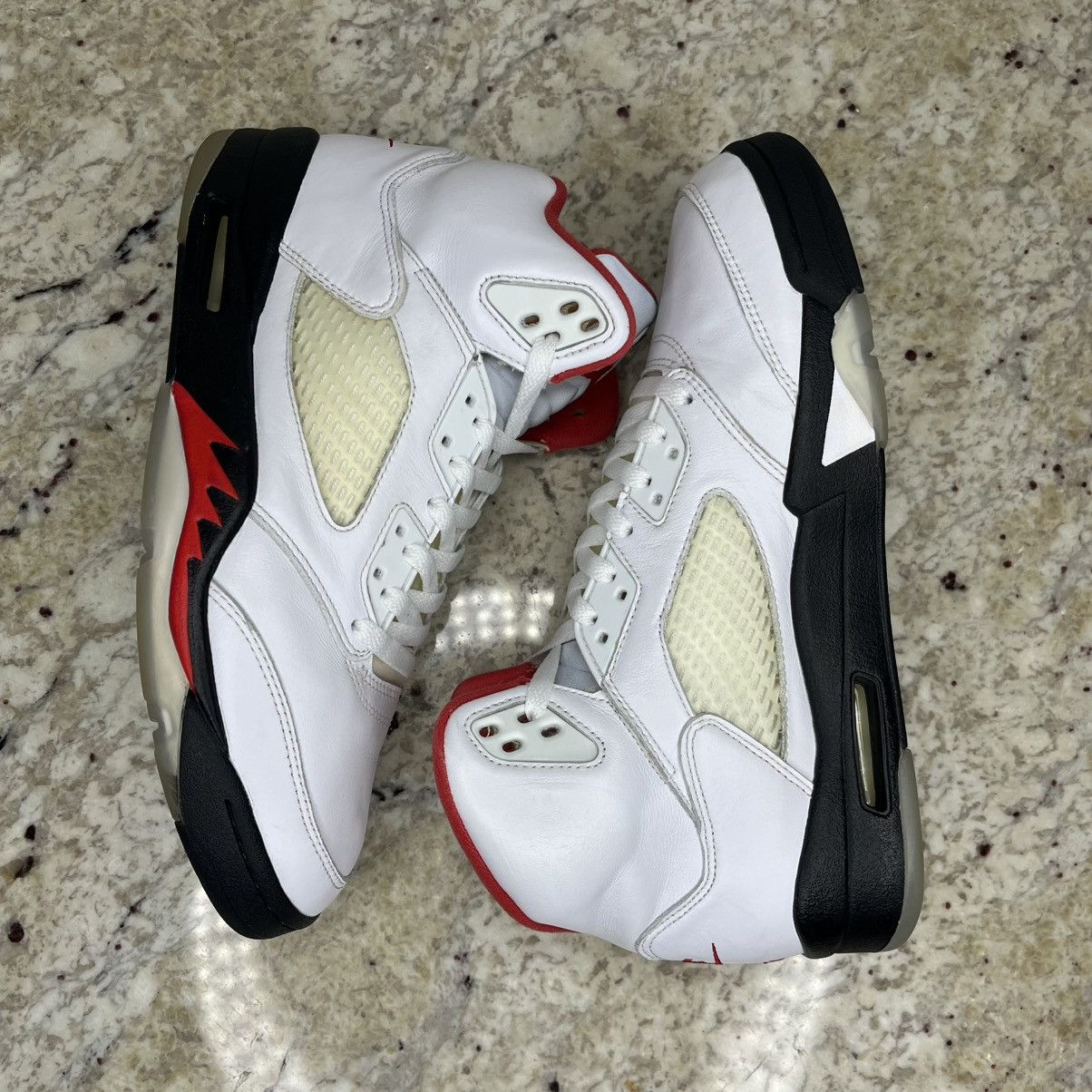 Jordan Brand Size 9.5 - Jordan 5 Retro Fire Red 2020 Clean W/Box Size US 9.5 / EU 42-43 - 15 Thumbnail