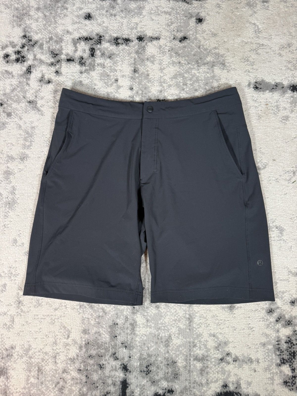 Lululemon Lululemon Athletic Gym Black Shorts Size US 32 / EU 48 - 1 Thumbnail
