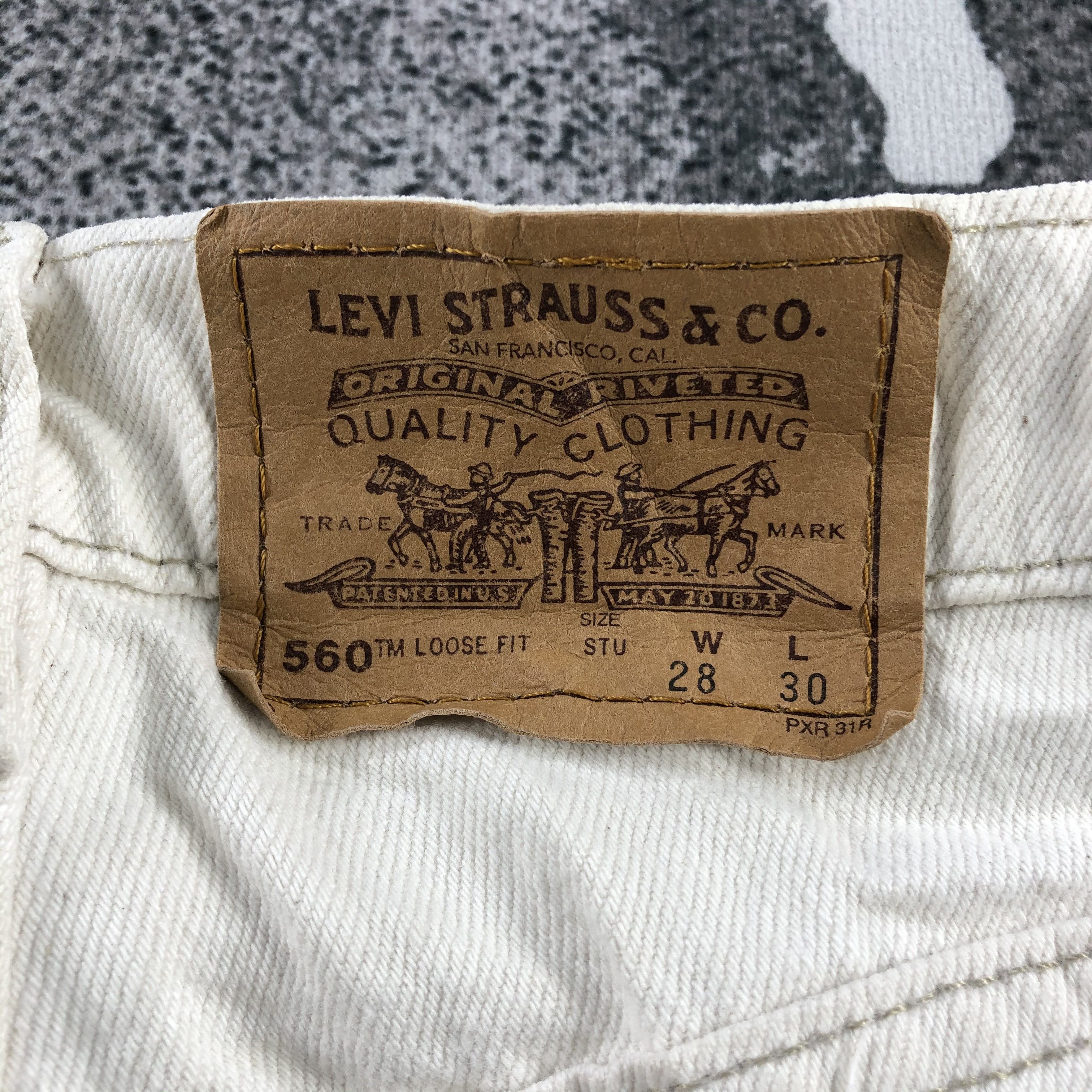 Levi's Vintage 90s Levis 560 Jeans Loose Fit Denim KJ946 Size US 27 - 5 Thumbnail