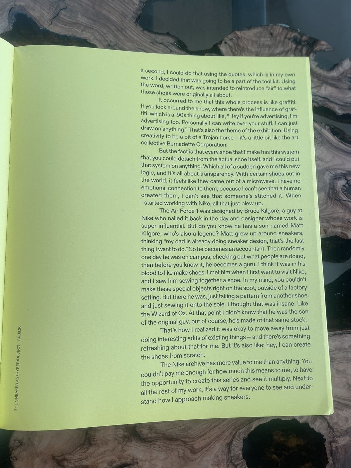 Nike × Off-White Virgil Abloh. Nike. ICONS Coffee Table Book Size ONE SIZE - 16 Thumbnail